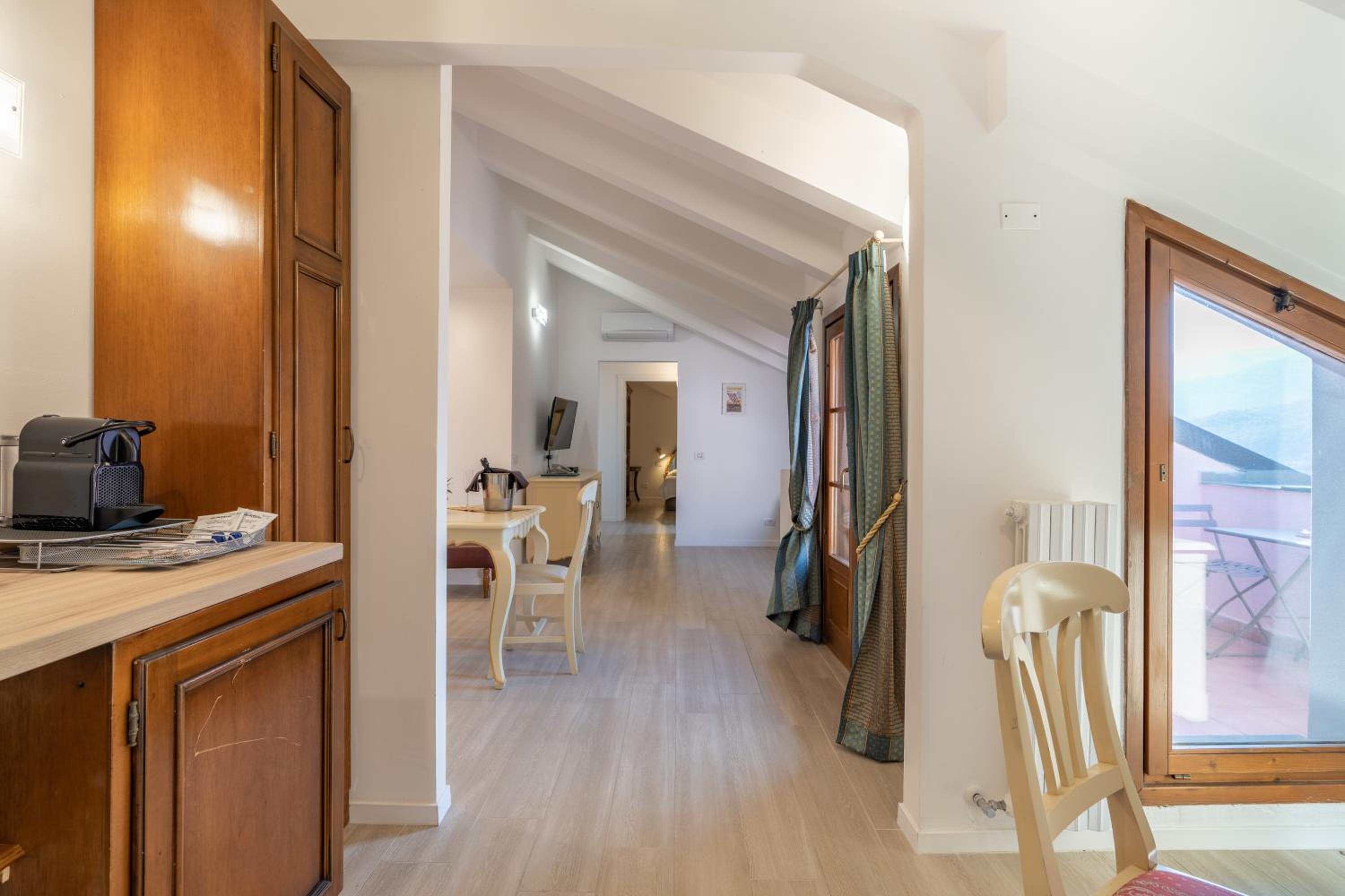 One-Bedroom Apartment - Photo 6