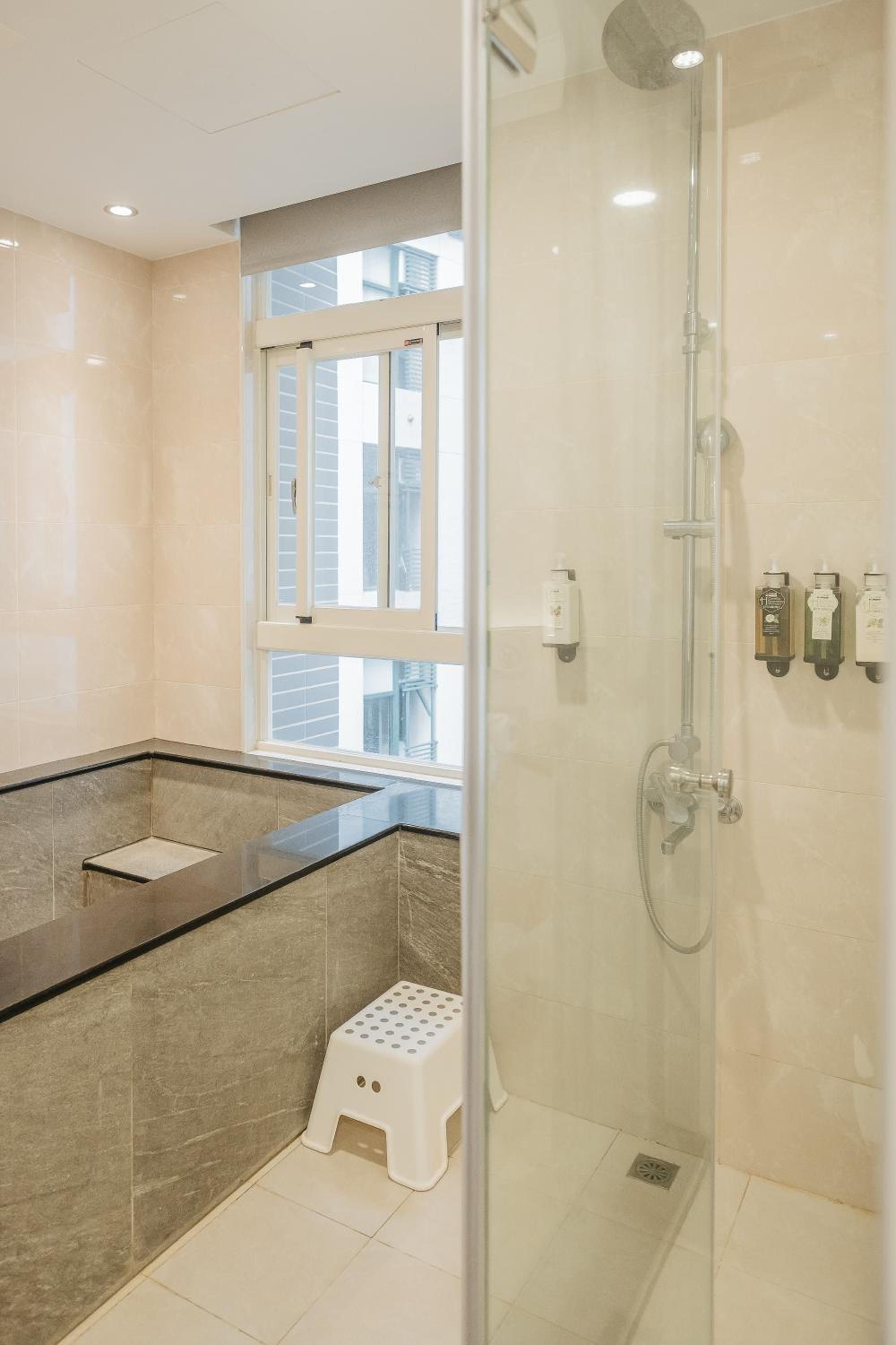 Deluxe Double Room - Photo 10
