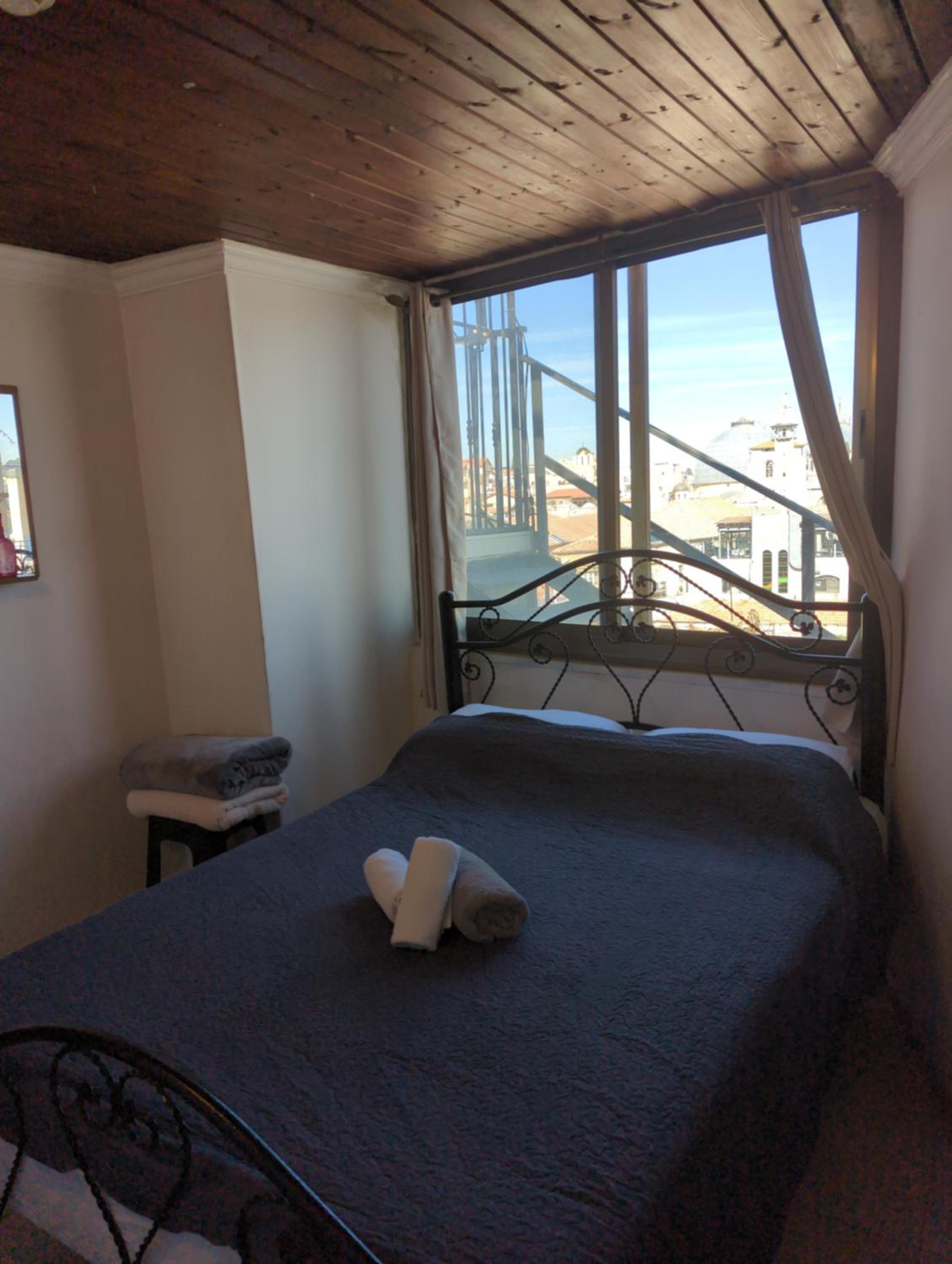 Double Room with Shared Bathroom photo 2