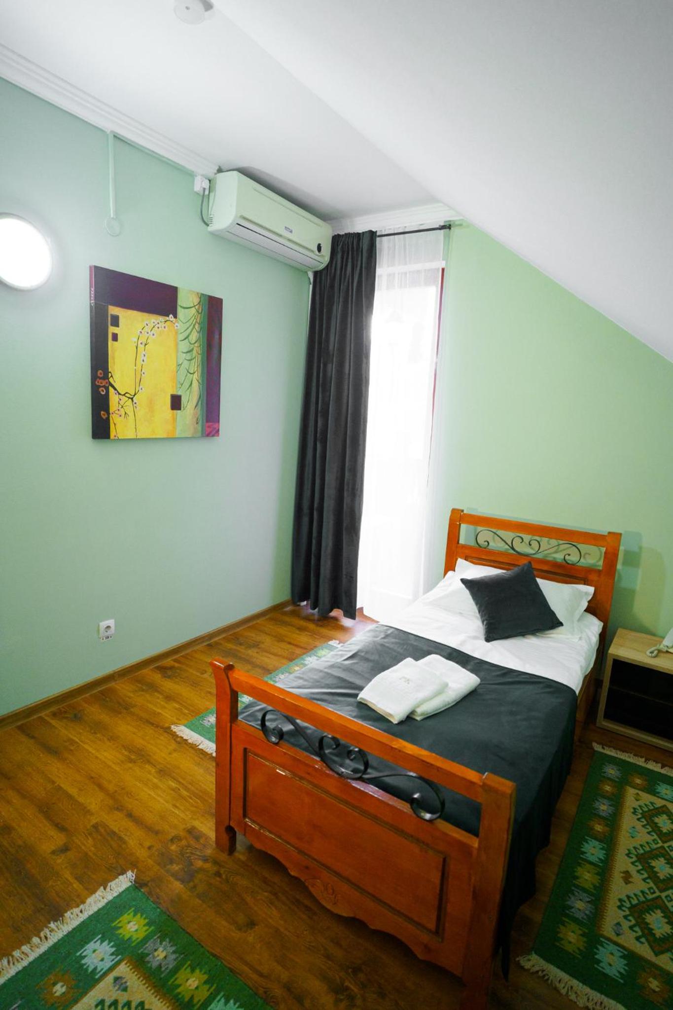 Single Room photo 2