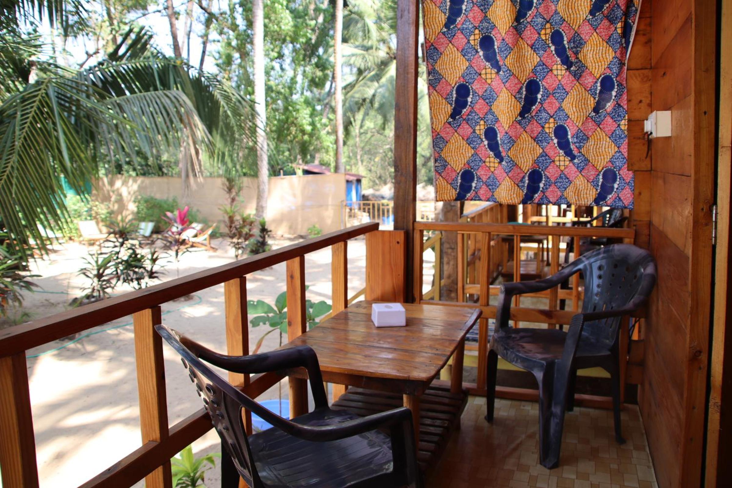Double Room with Garden View - Photo 10