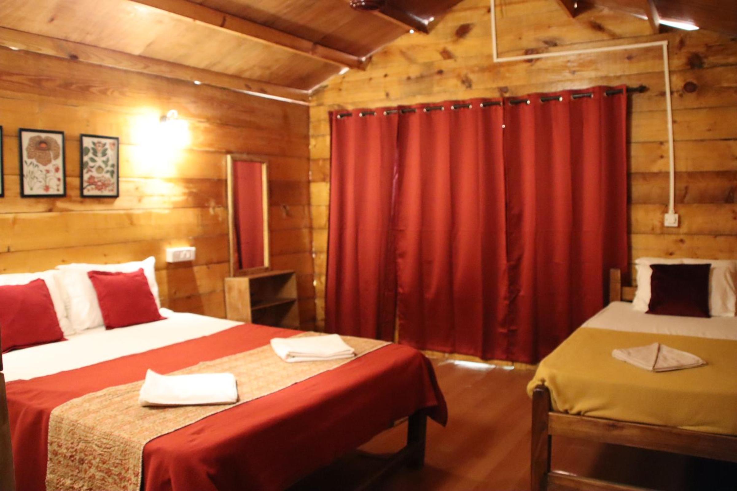 Standard Double Room - Photo 13