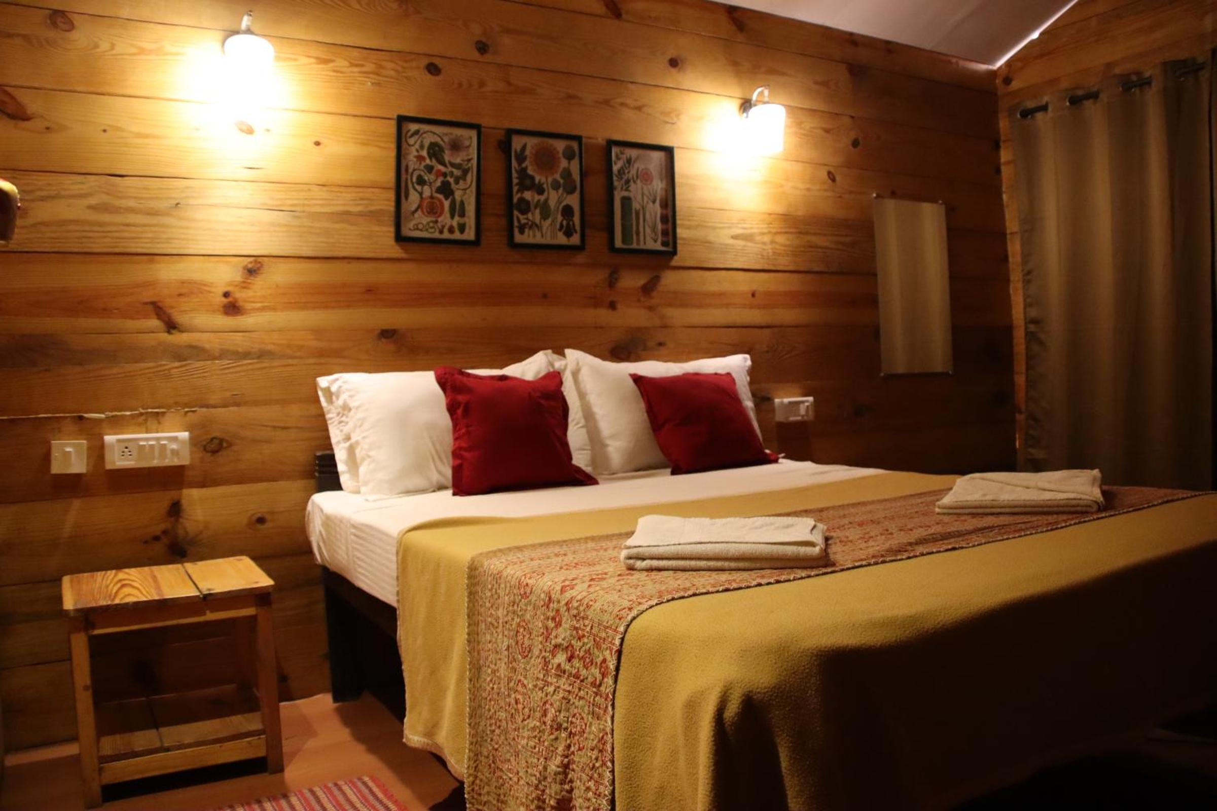 Double Room with Balcony (3 Adults) - Photo 13