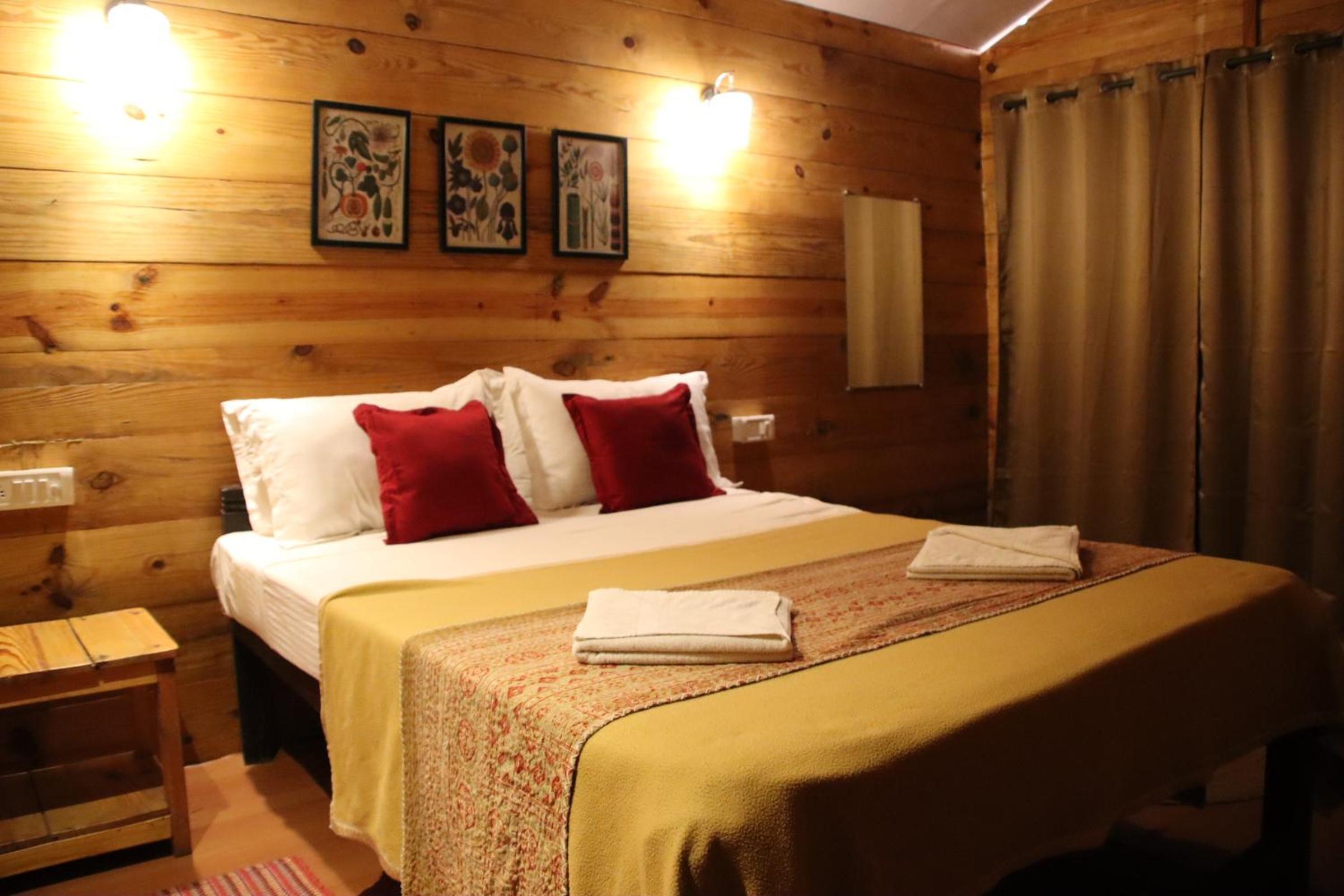 Double Room with Balcony (3 Adults) - Photo 15