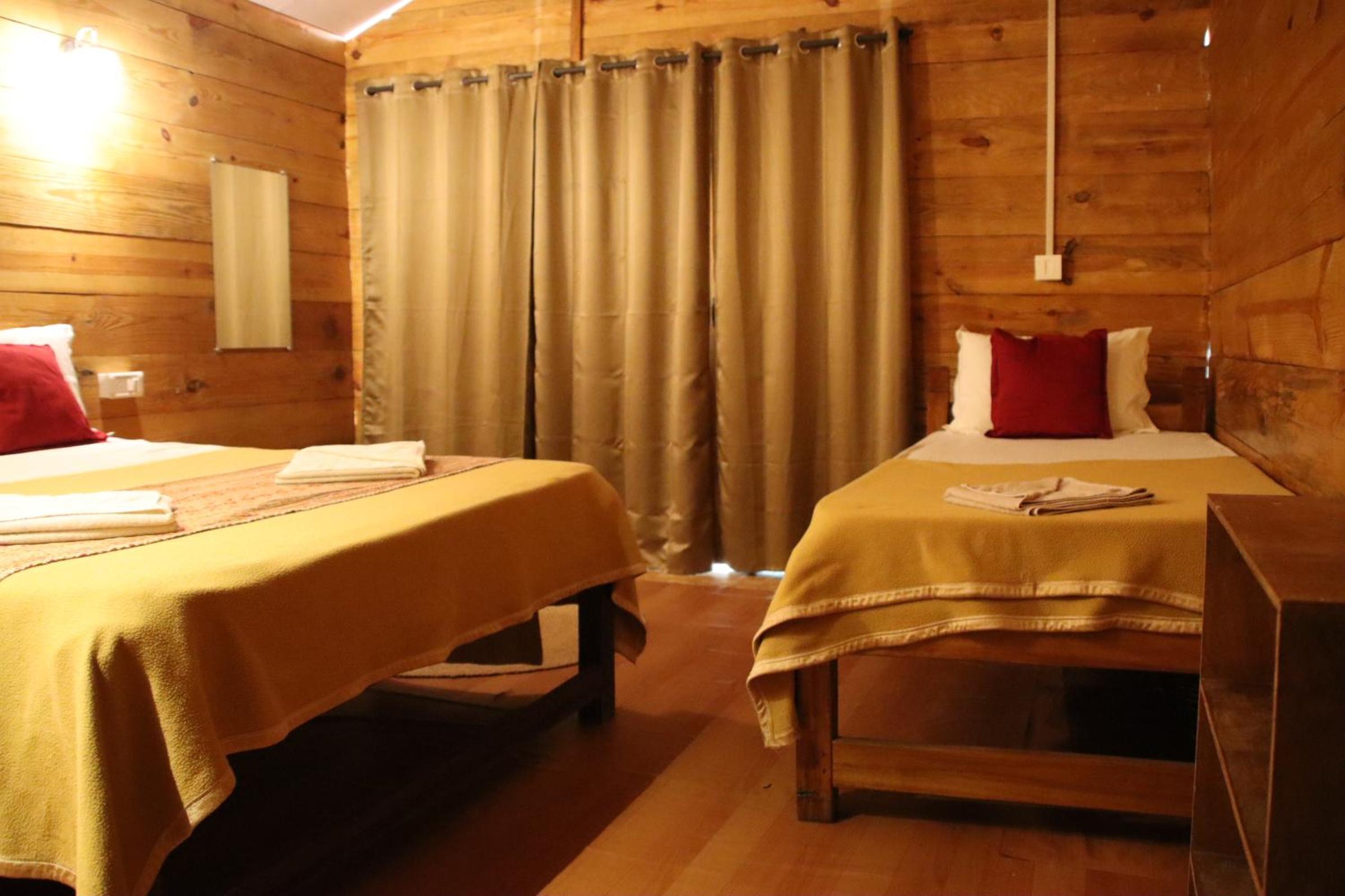 Double Room with Balcony (3 Adults) - Photo 14