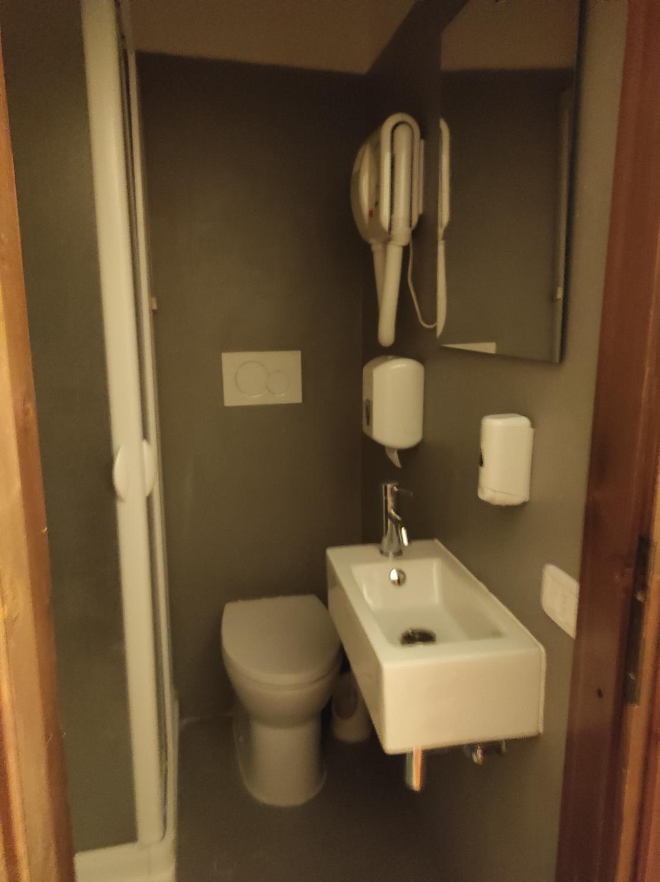 Small Double or Twin Room photo 2
