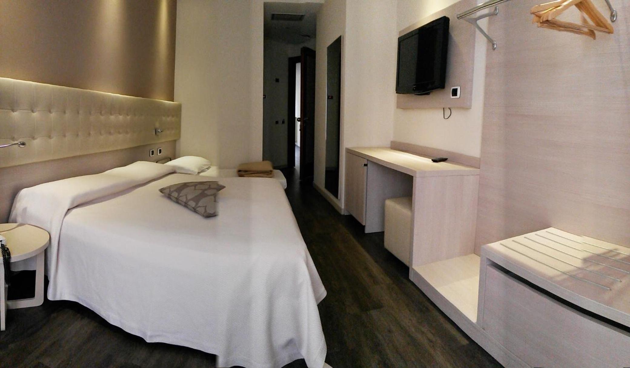 Deluxe Triple Room photo 3
