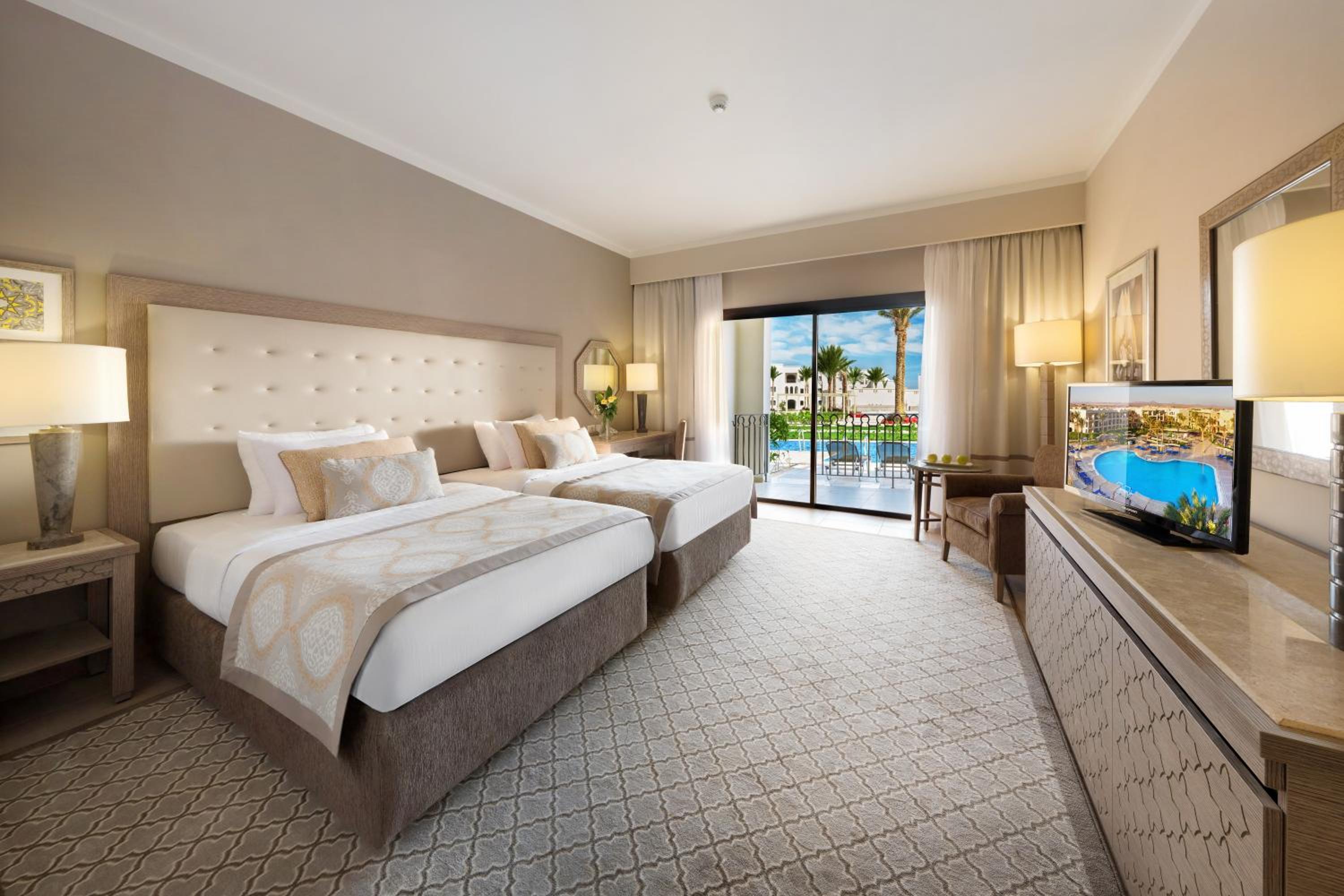 Superior Room Swim Up