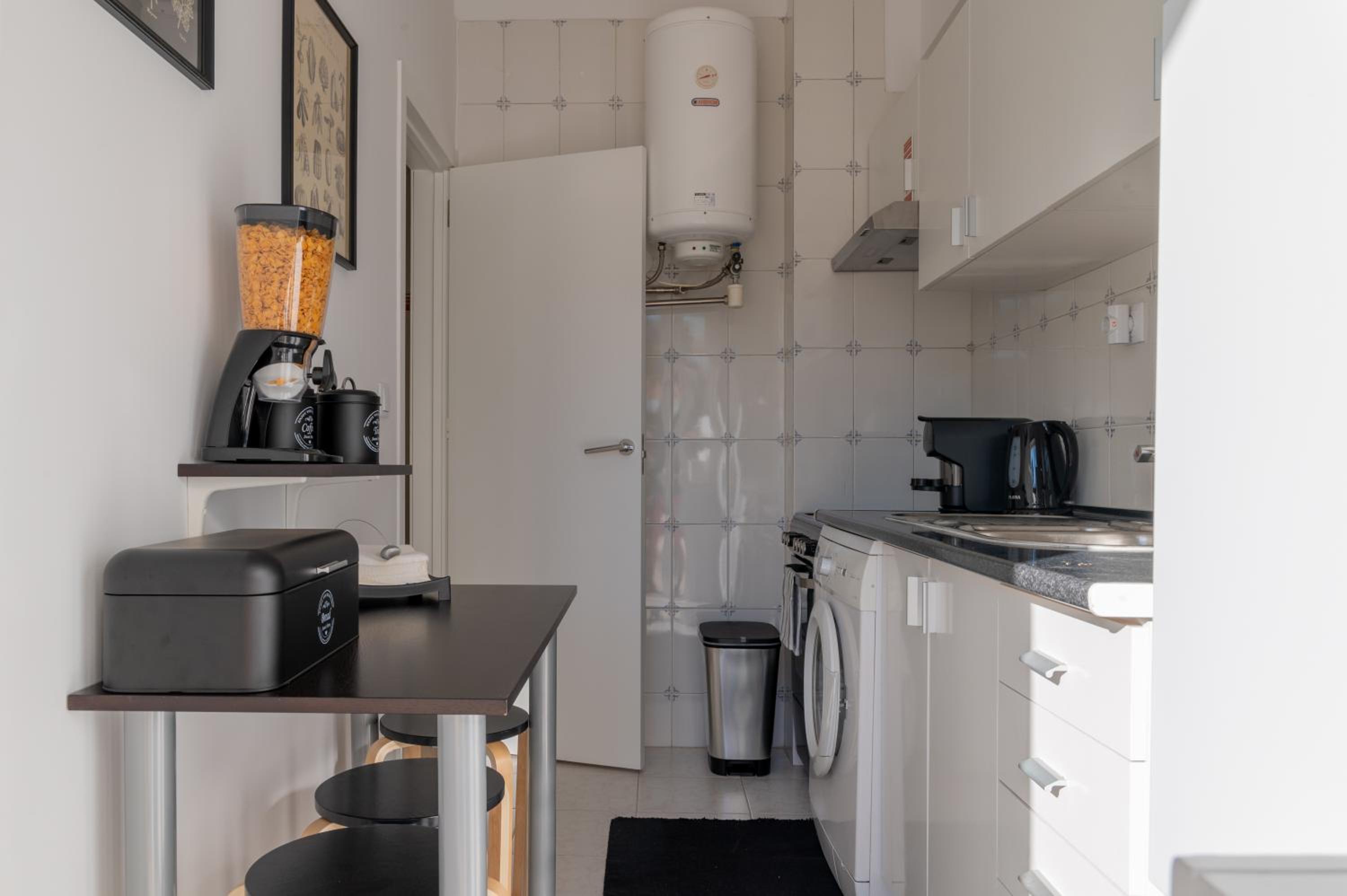 One-Bedroom Apartment - Photo 38