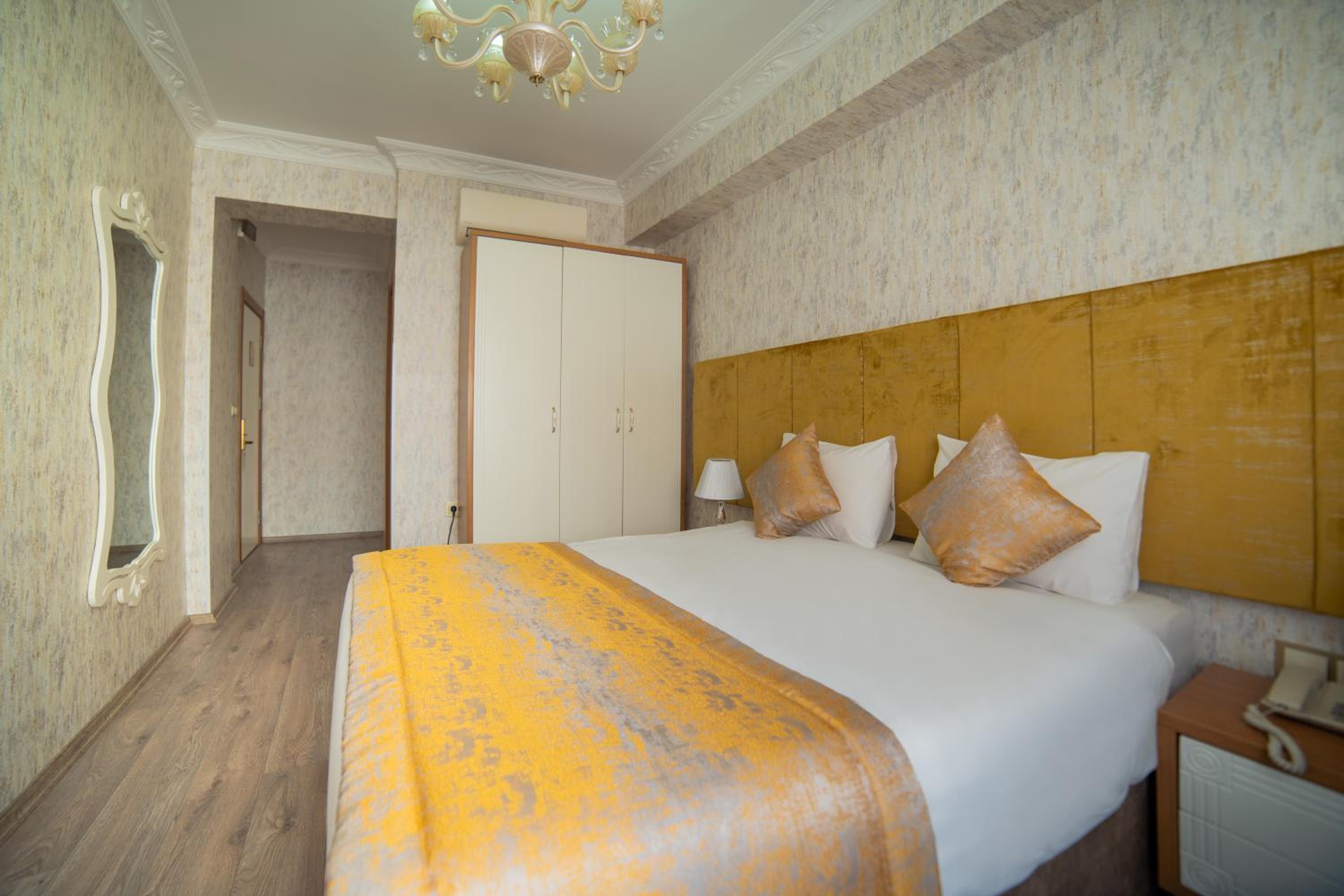 Superior Double or Twin Room photo 3