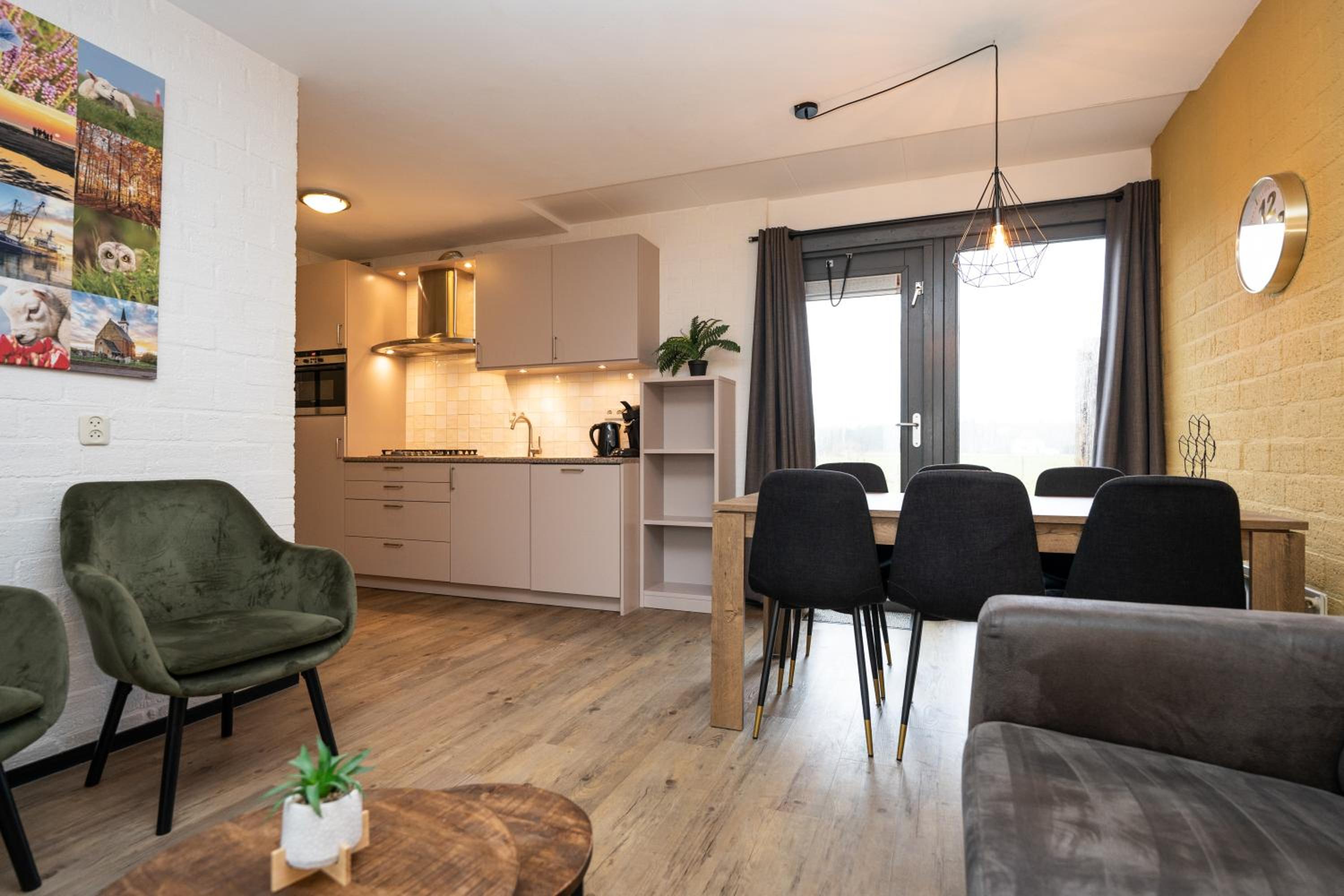 Three-Bedroom Chalet photo 2