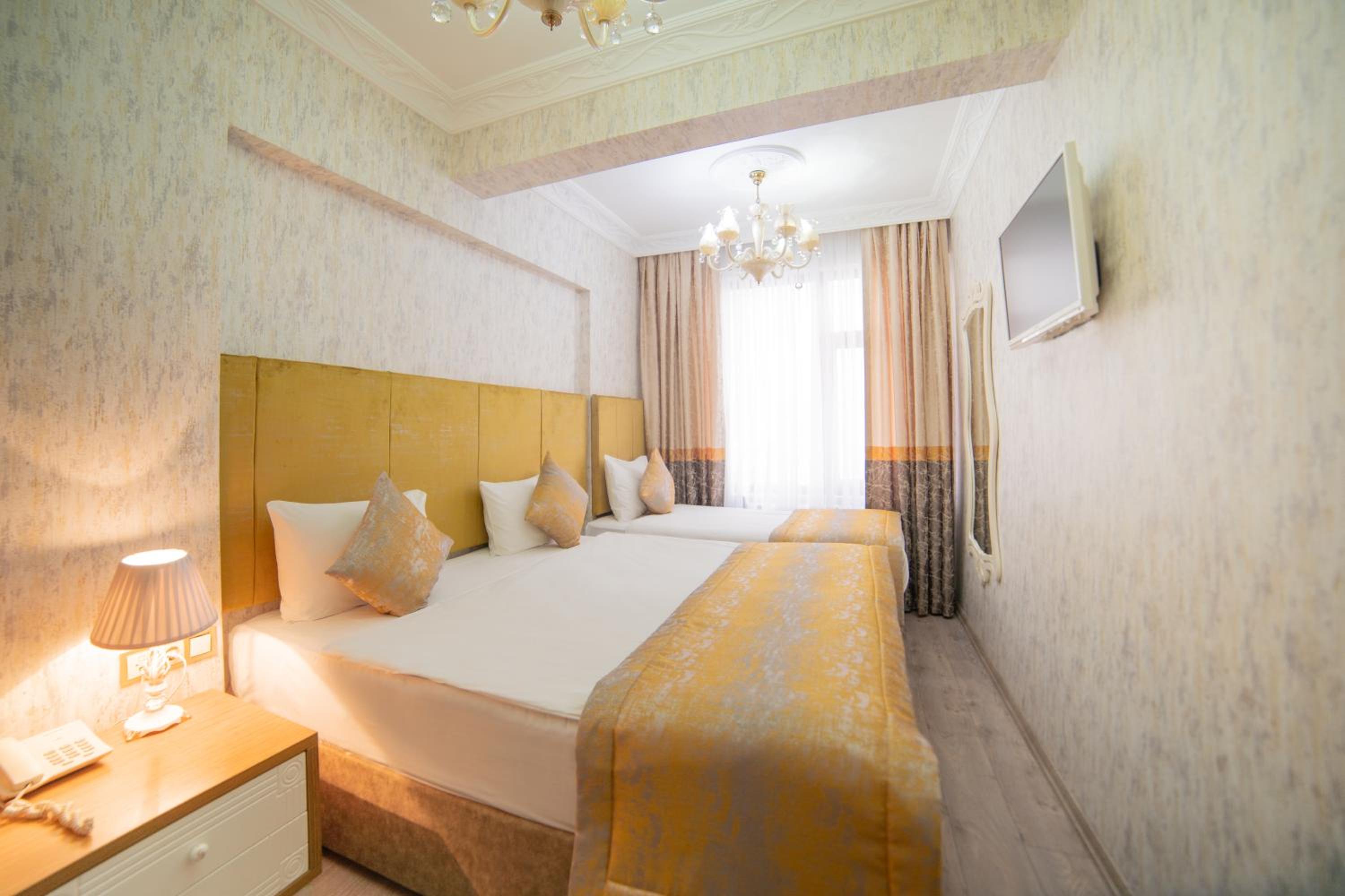 Superior Triple Room photo 2