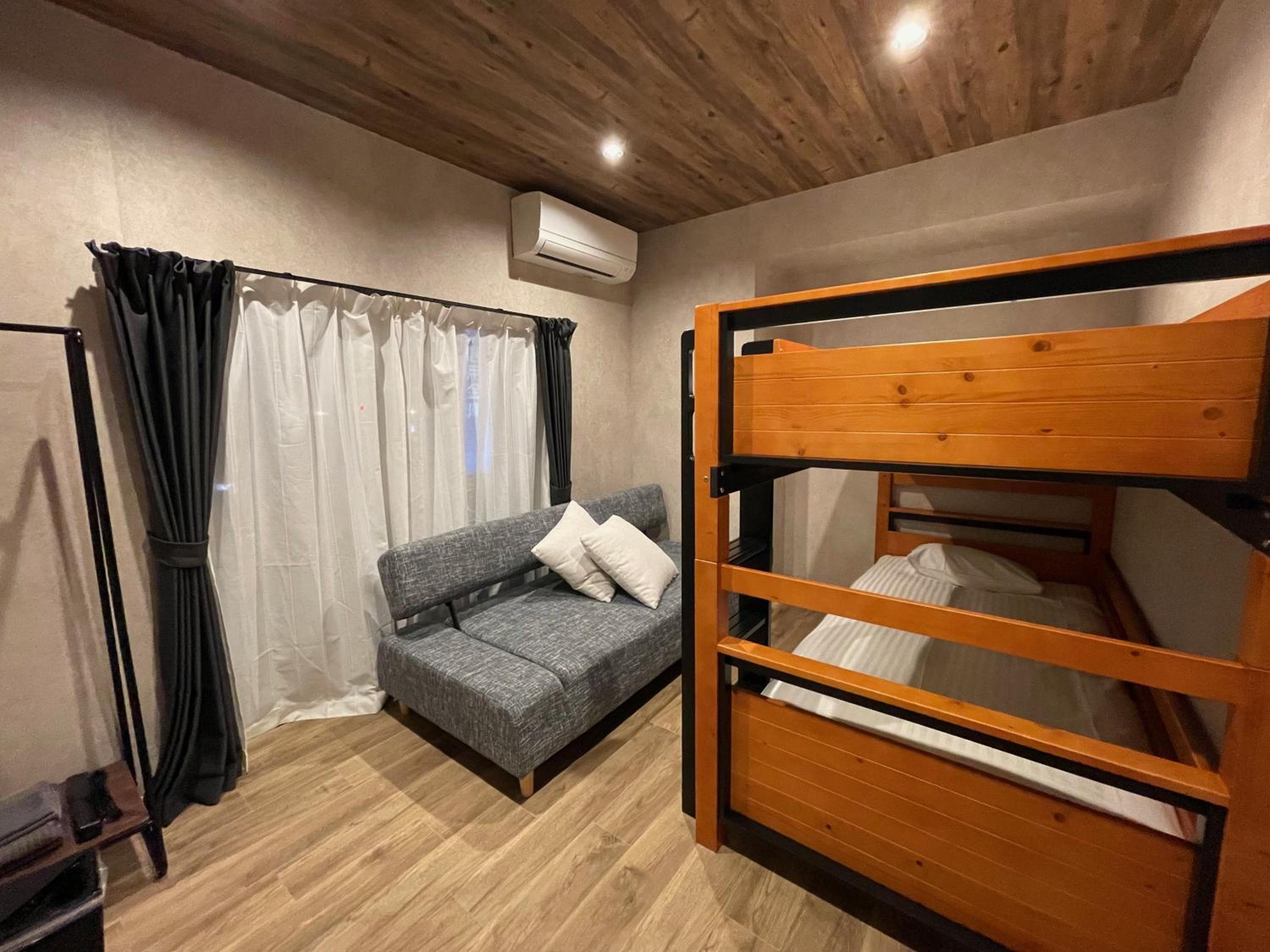 Triple Room with Shared Toilet photo 3