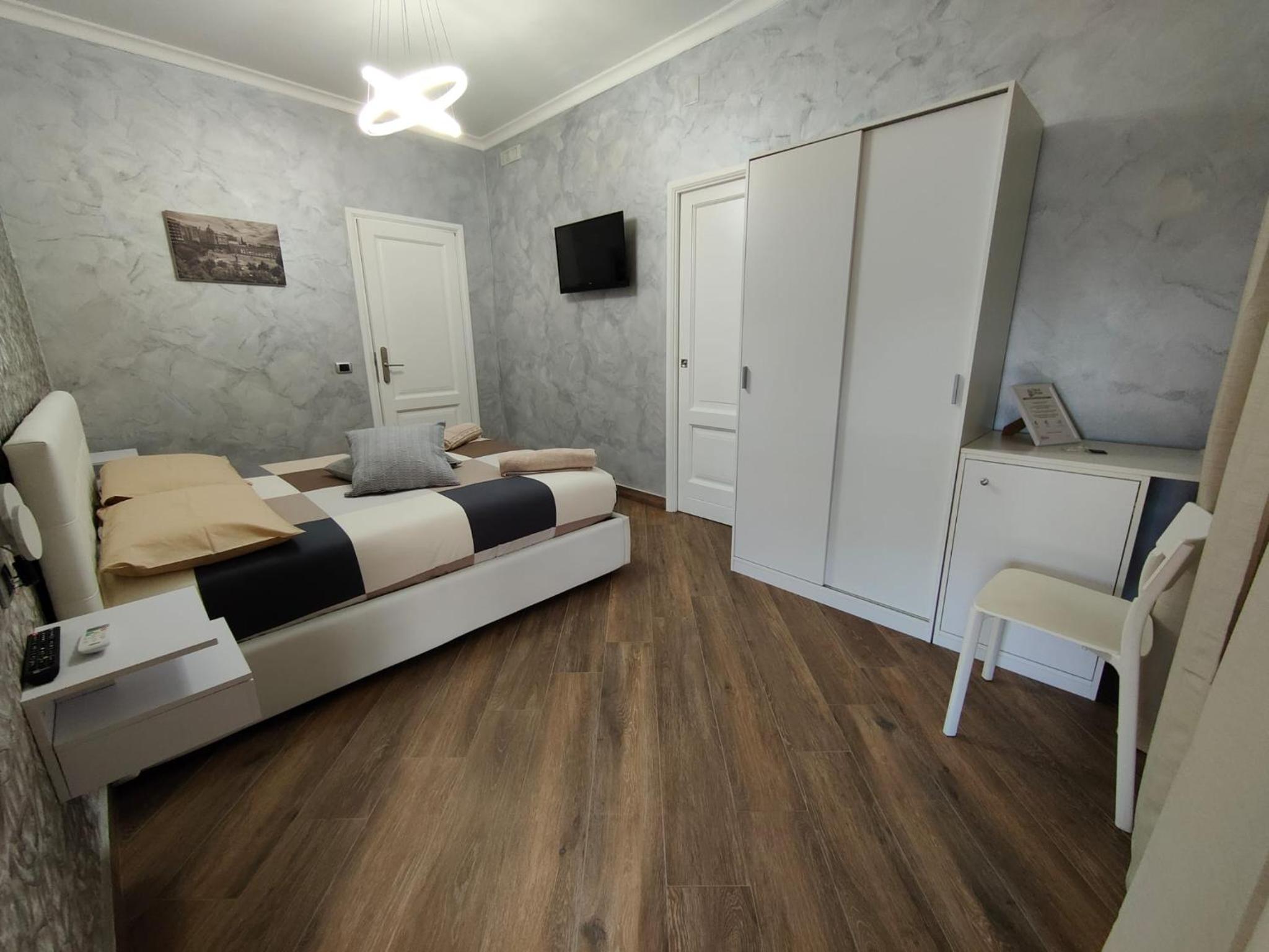 Queen Room photo 3