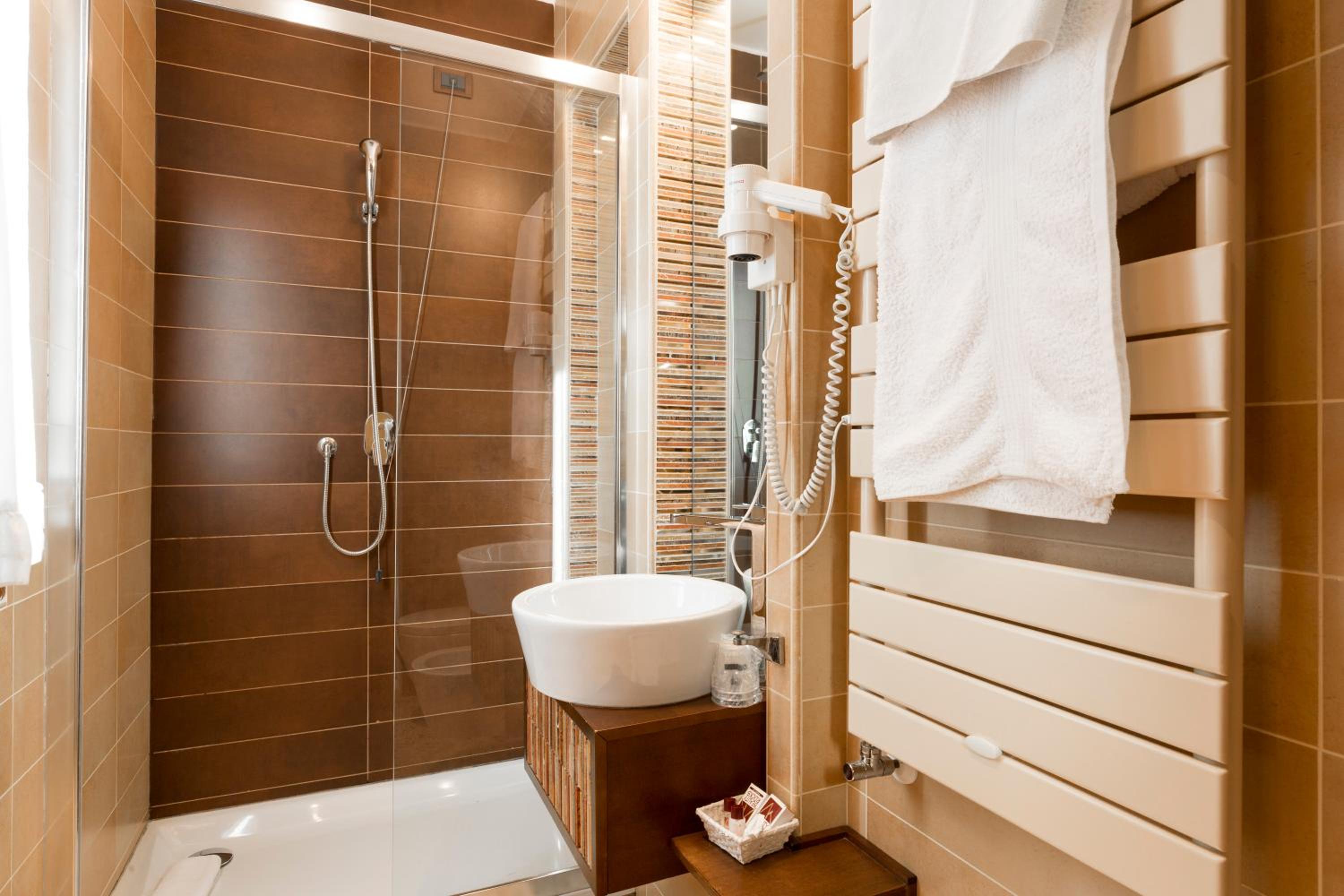 Standard Double Room - Photo 5