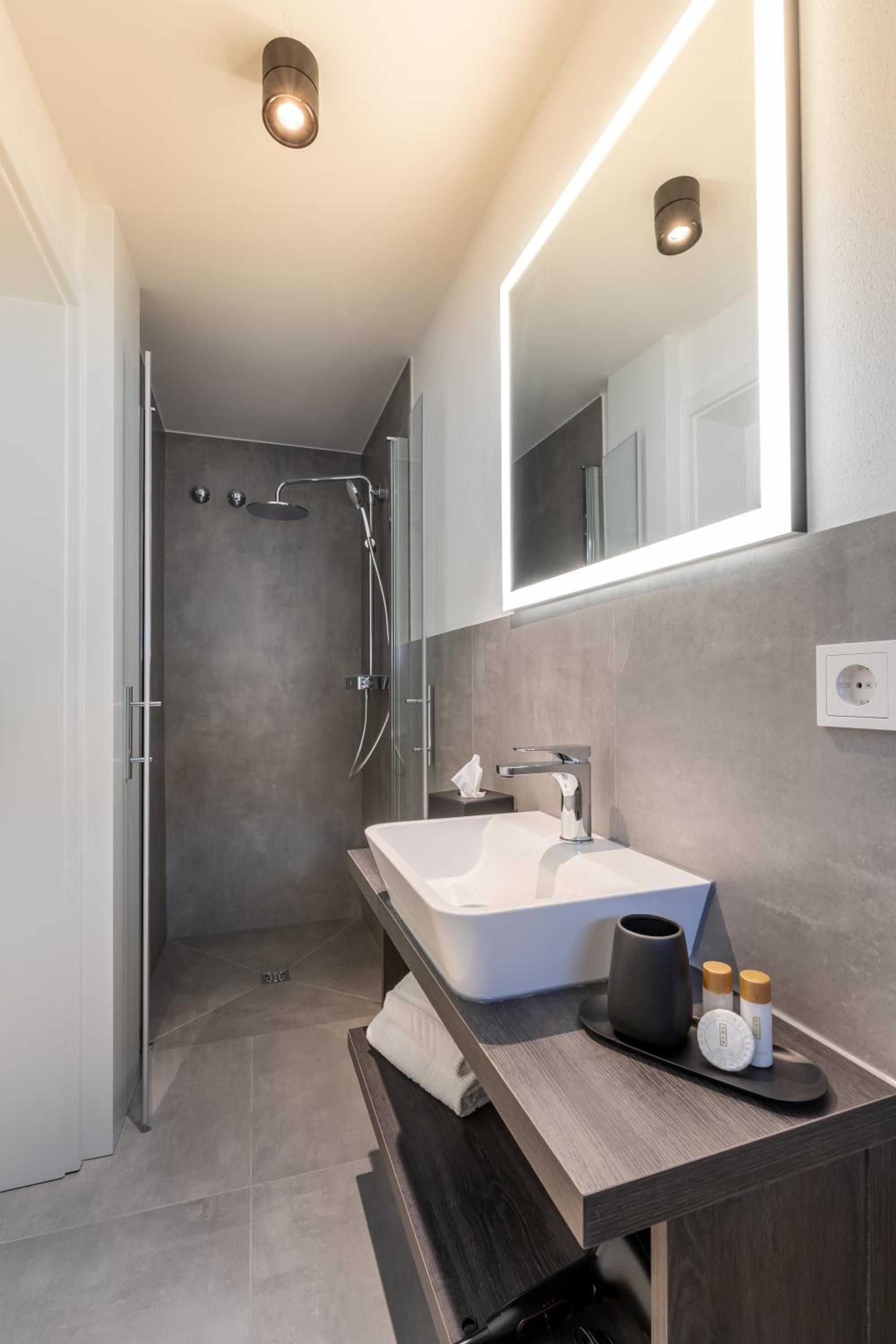 Single Room photo 3