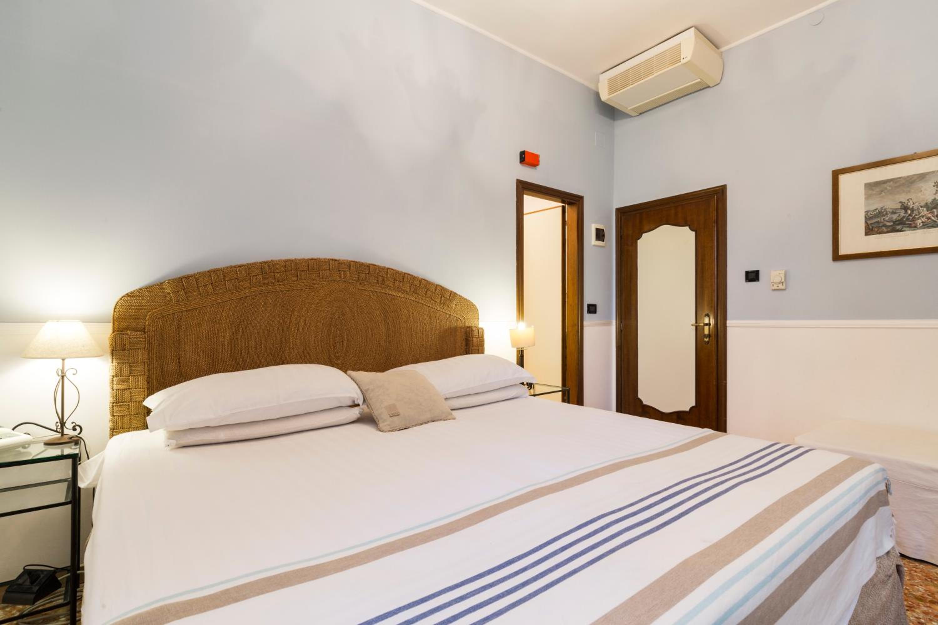 Superior Double Room - Photo 1