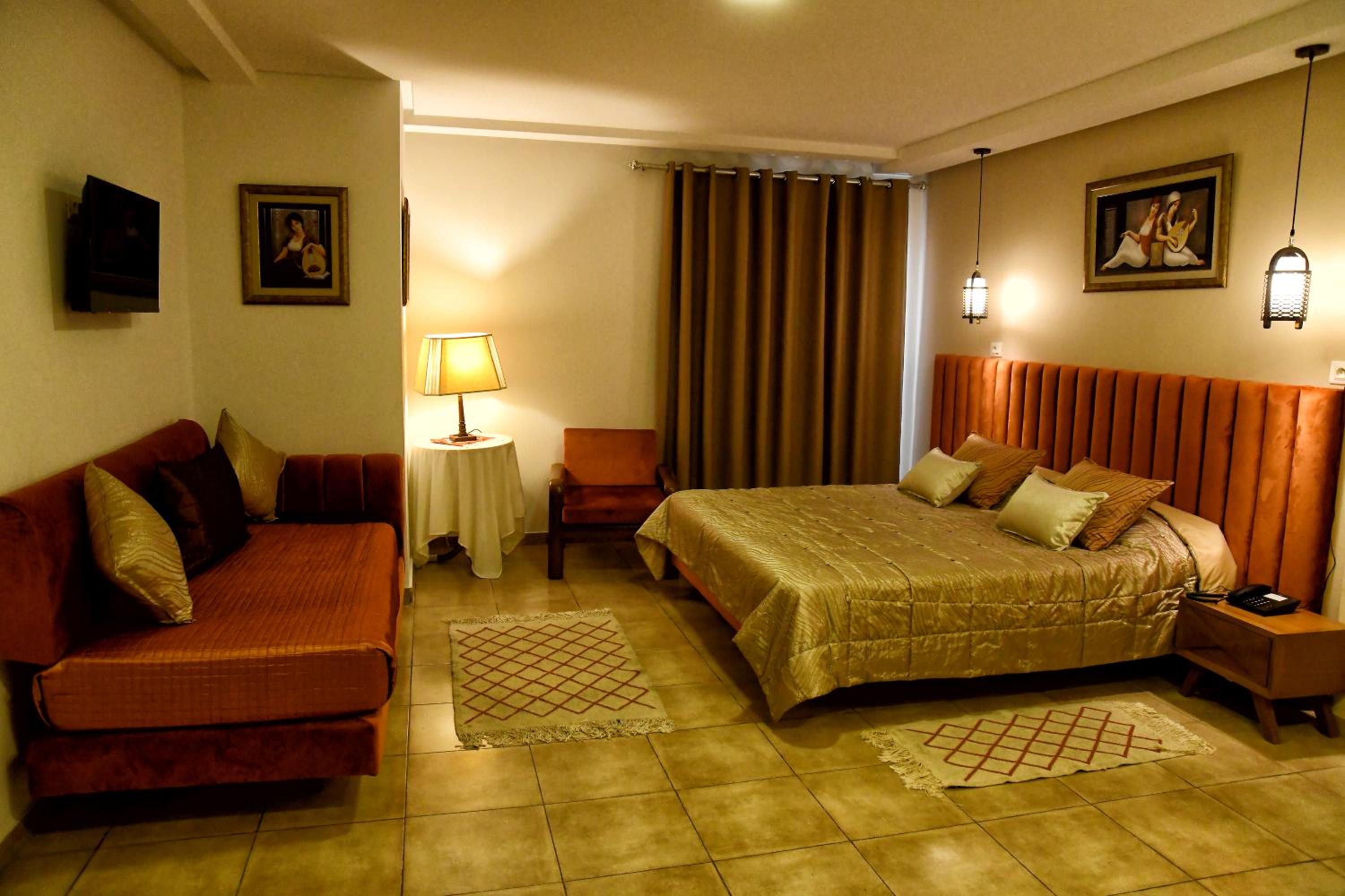 Large Double Room photo 3