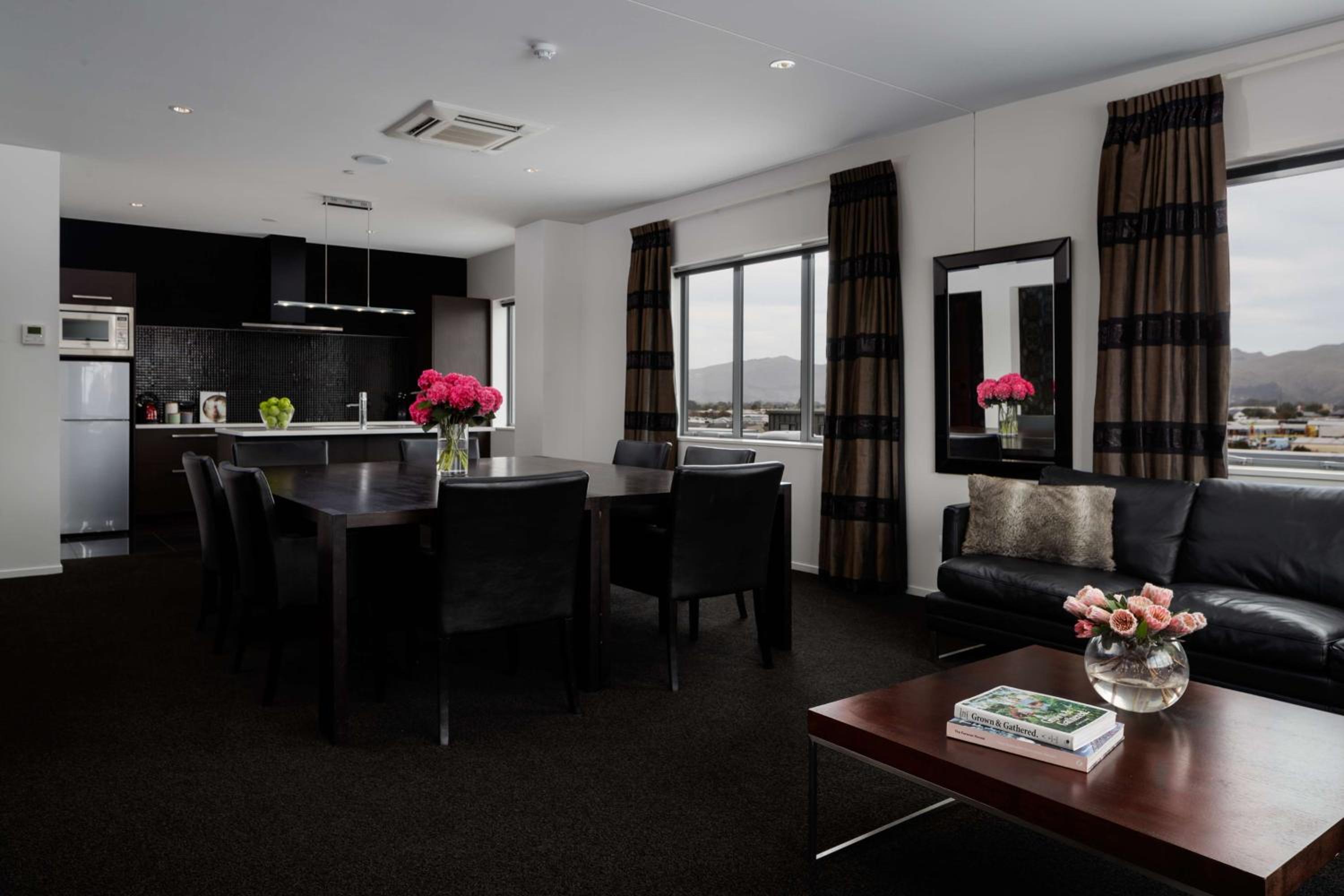 Family Package Kids Stay & Eat Free - Two-Bedroom Apartment