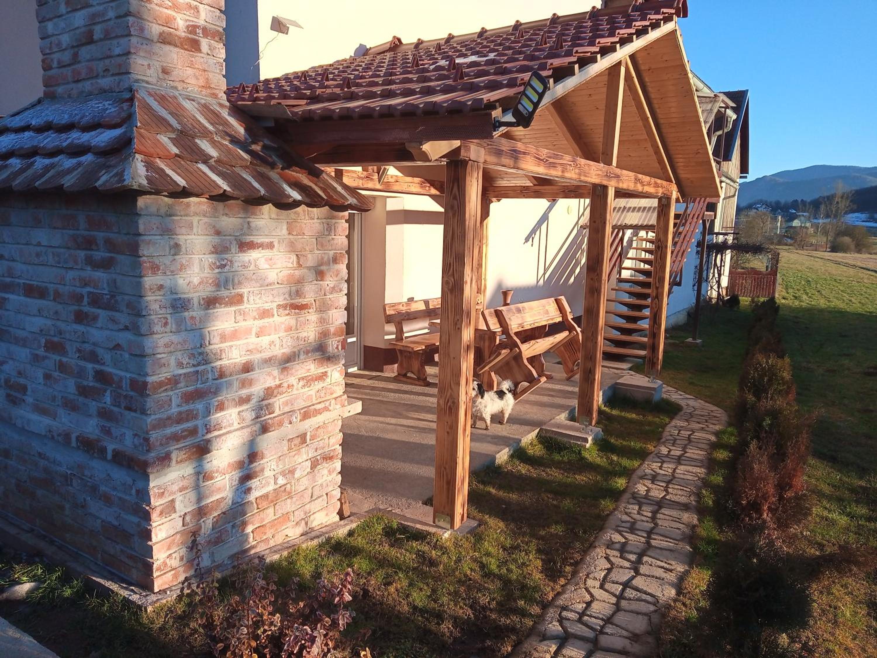 Studio with Mountain View - Photo 3