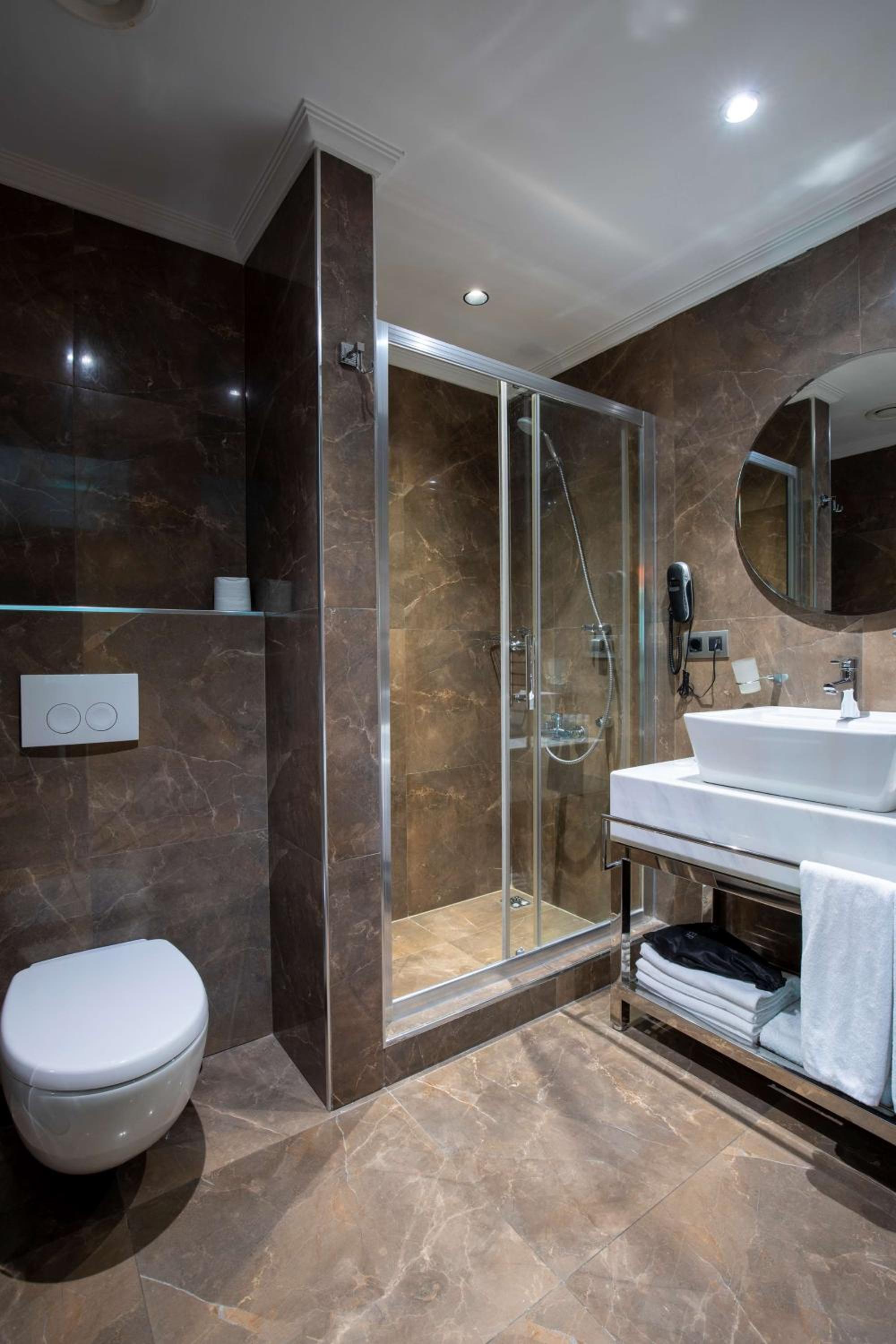 Superior Double or Twin Room photo 3