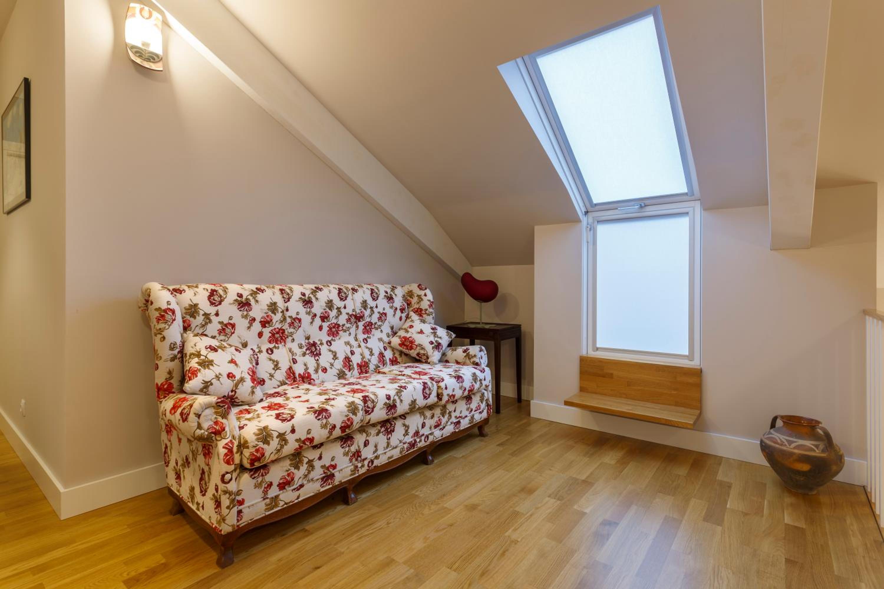 Deluxe Double Room with Two Double Beds - Photo 5