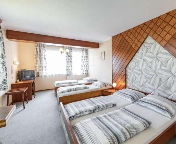 Quadruple Room - Photo 1
