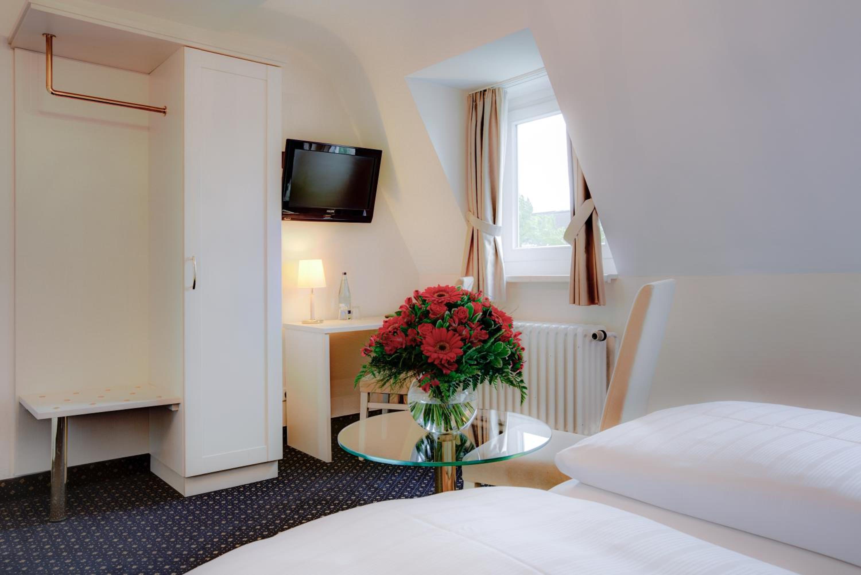 Comfort Room - Photo 2