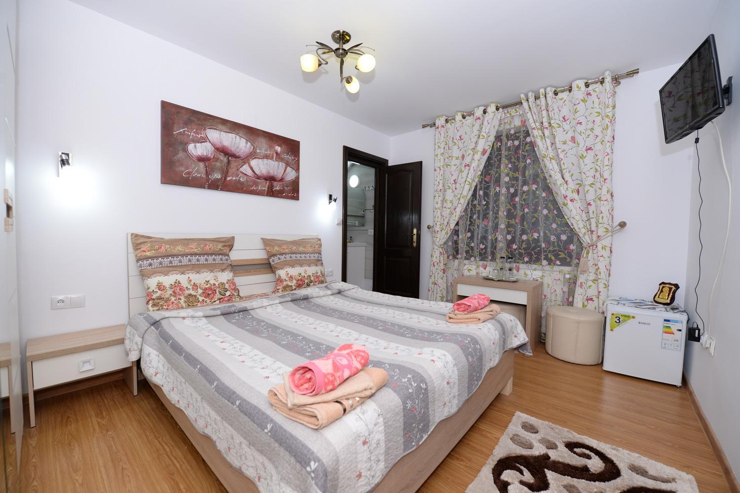 Double Room with Private Bathroom photo 1