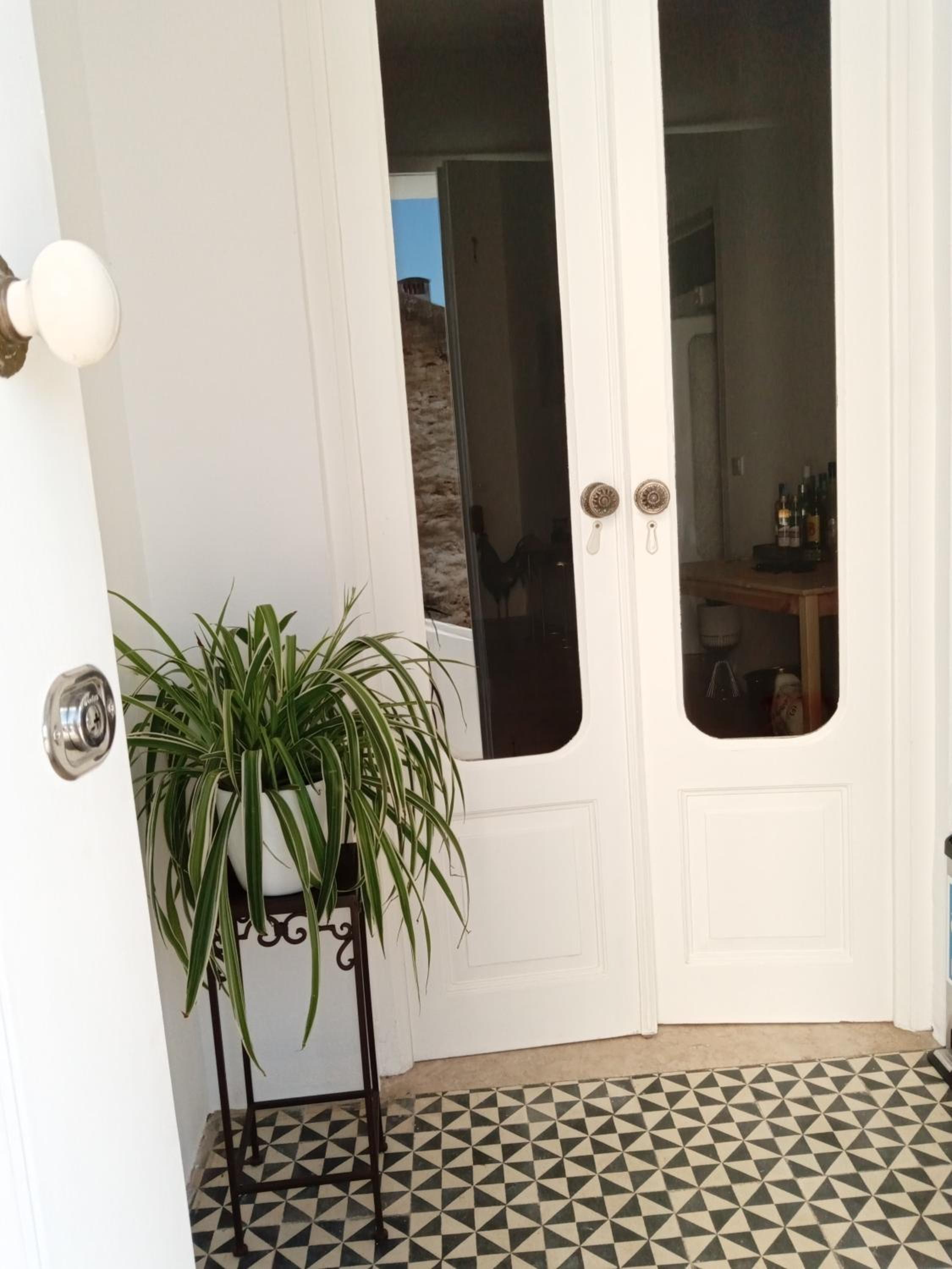 Twin Room with Private Bathroom - Photo 5