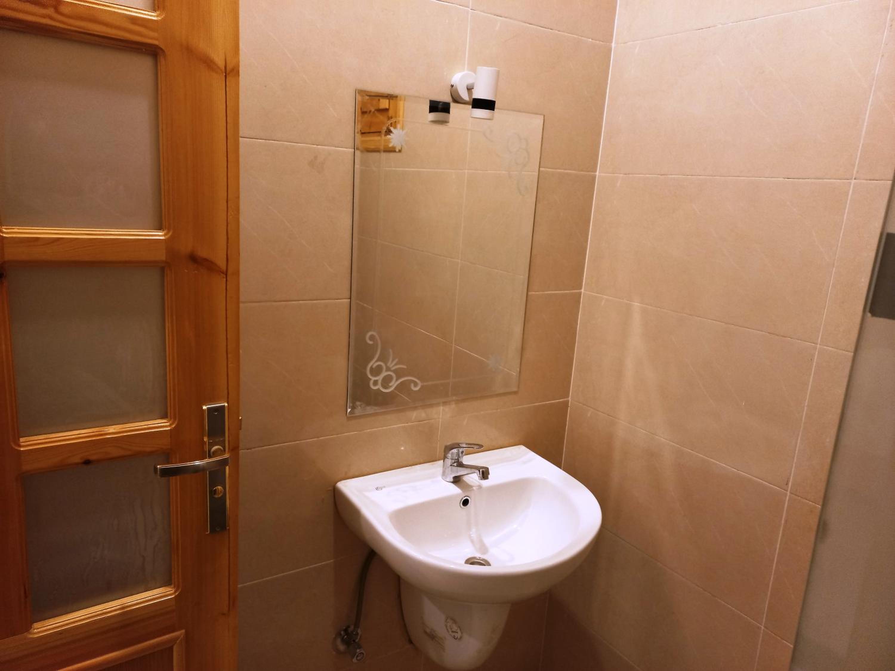 One-Bedroom Apartment - Photo 8