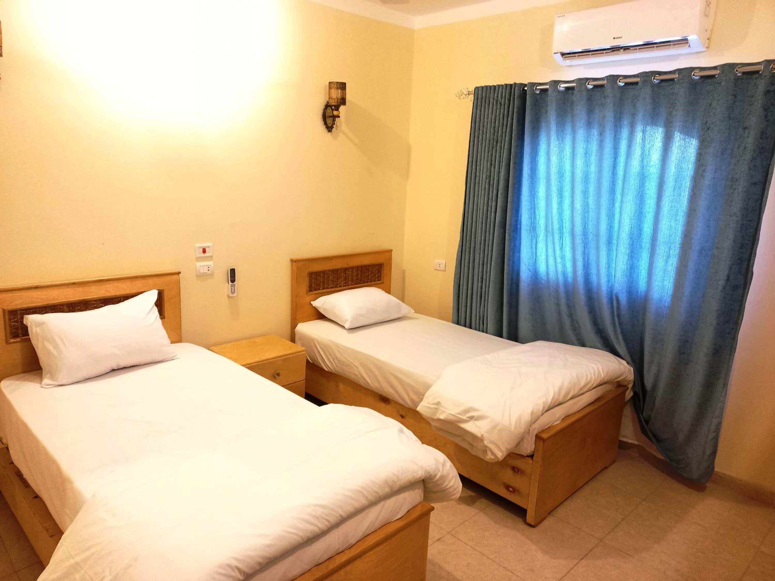 One-Bedroom Apartment - Photo 12