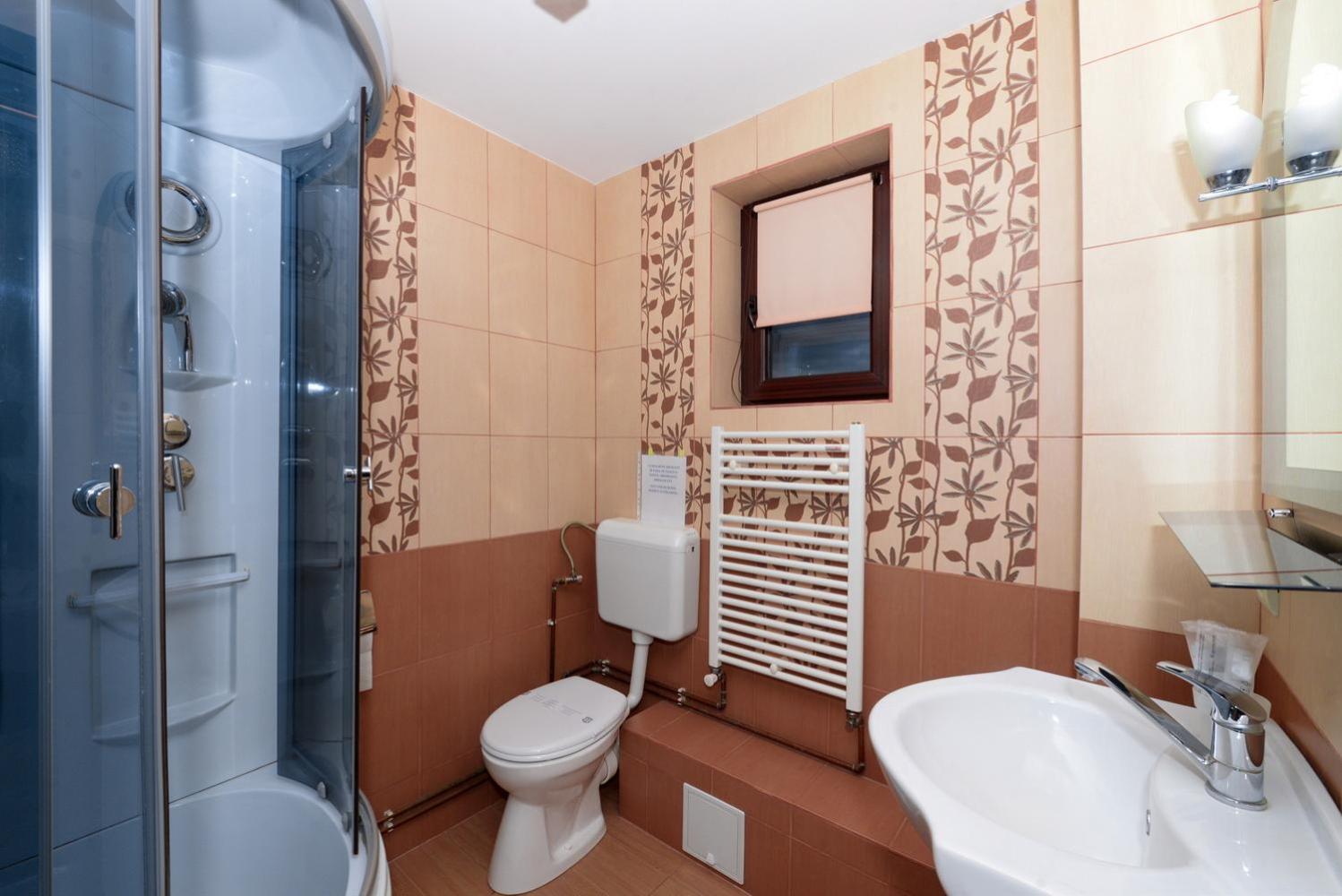 Deluxe Double Room with Shower - Photo 2