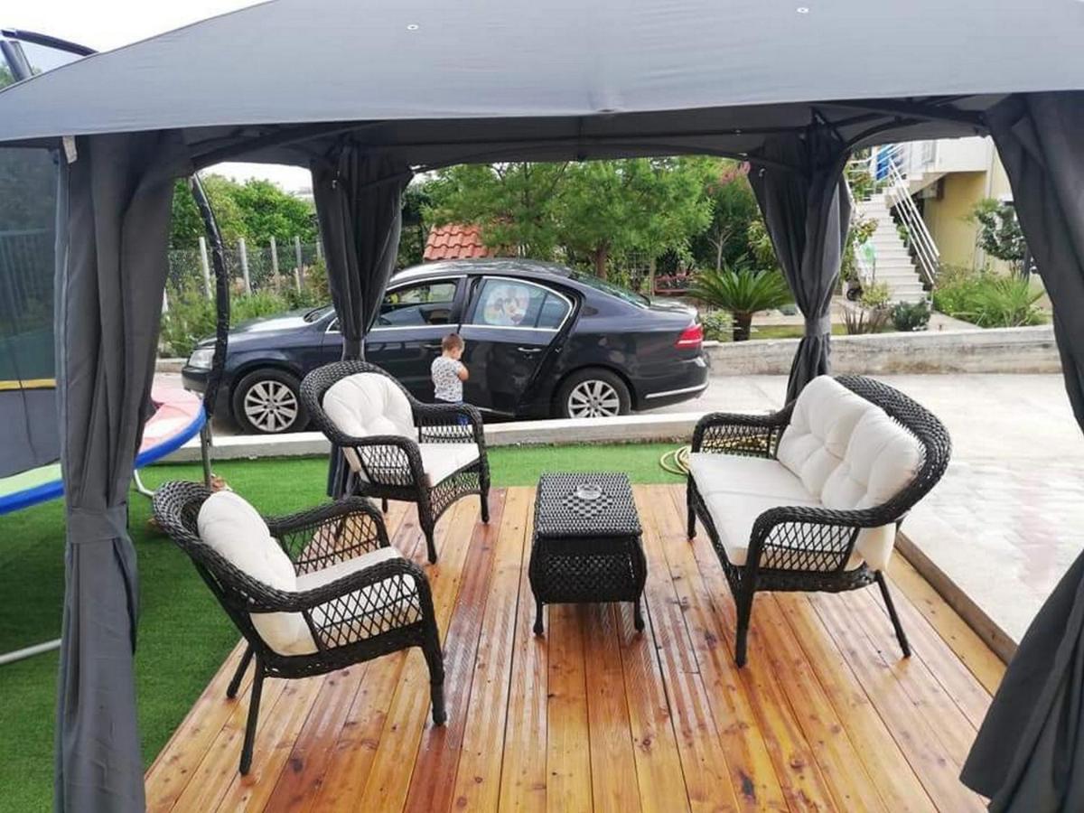 Three Bedroom Apartment with Balcony photo 3