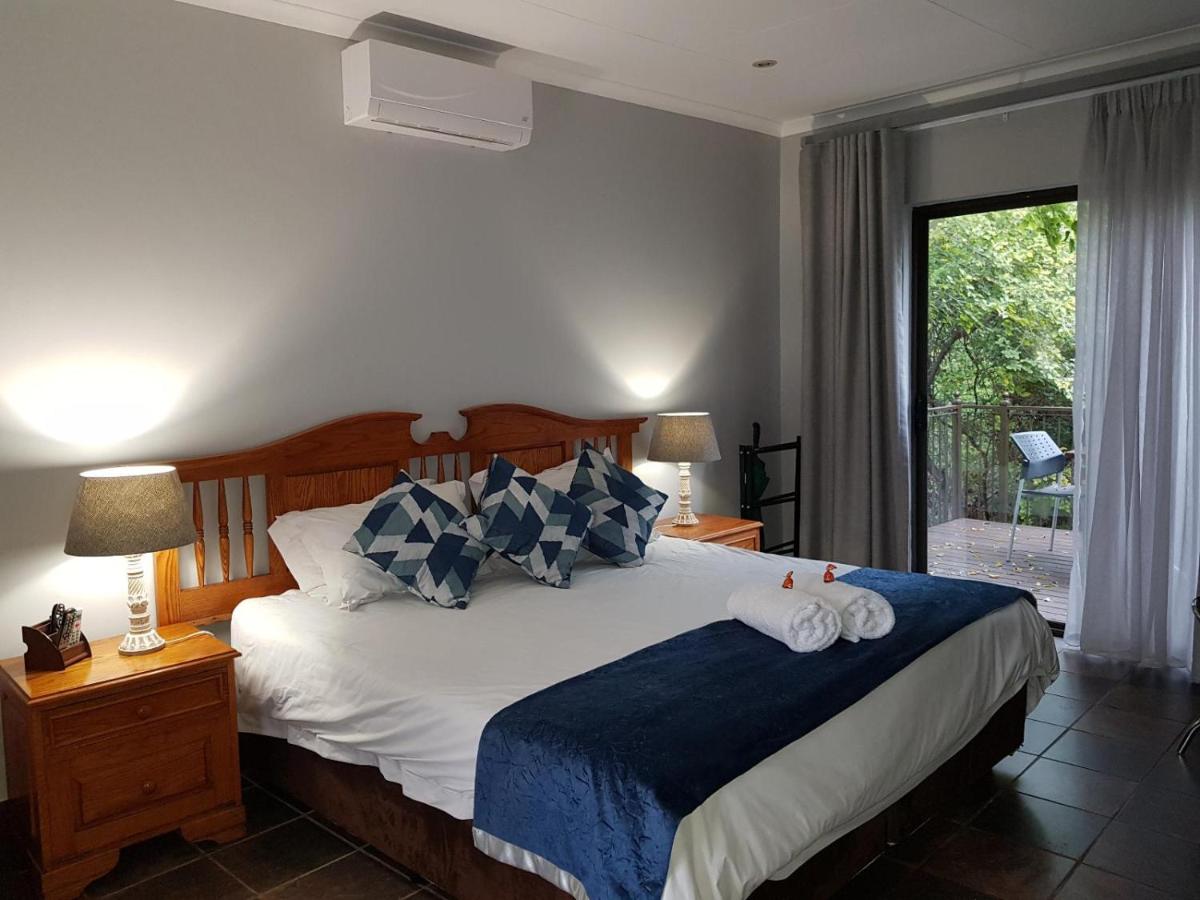 Basic King Room photo 2