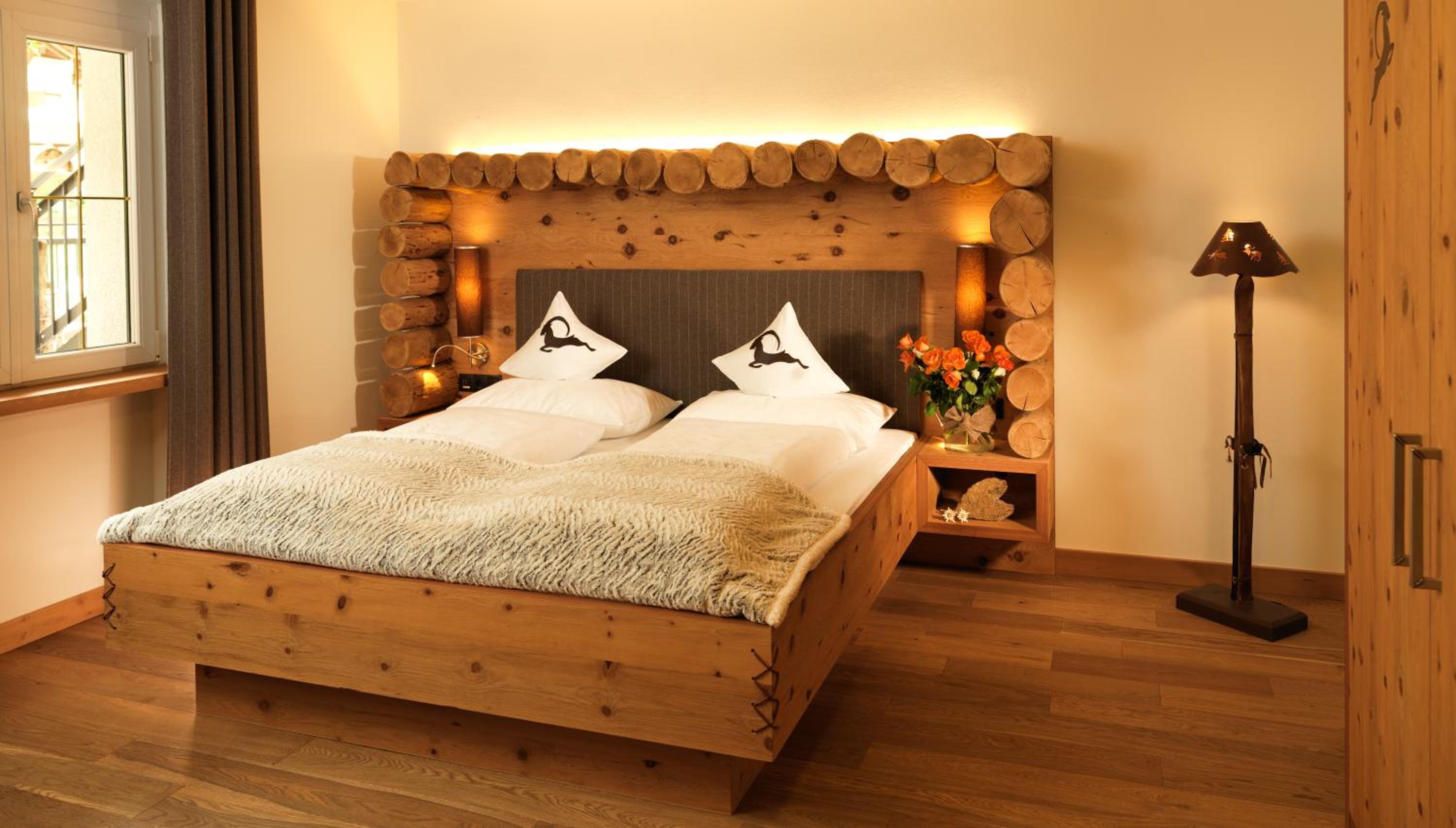 Junior Suite with Balcony - Photo 4