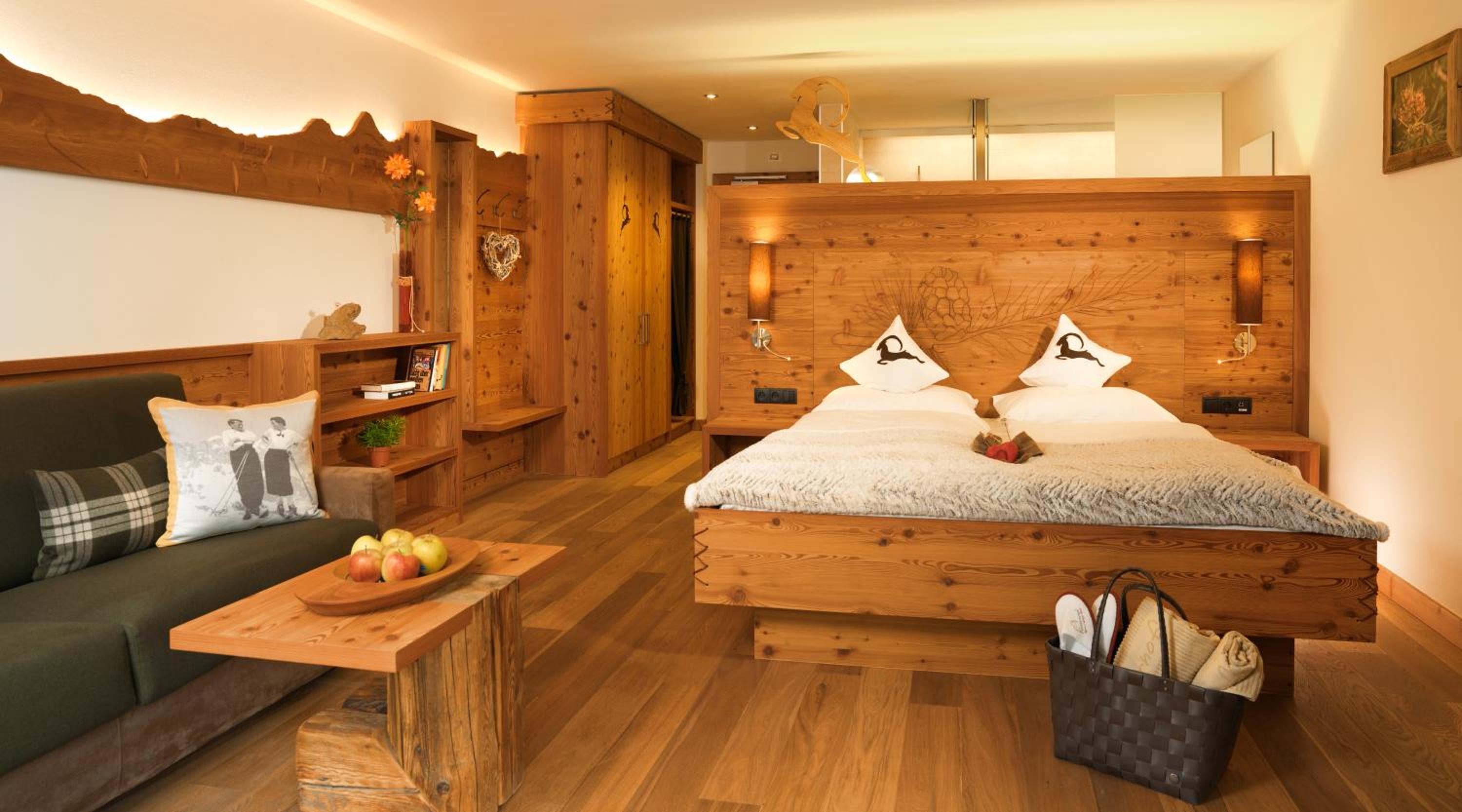 Deluxe Double Room with Balcony - Photo 1