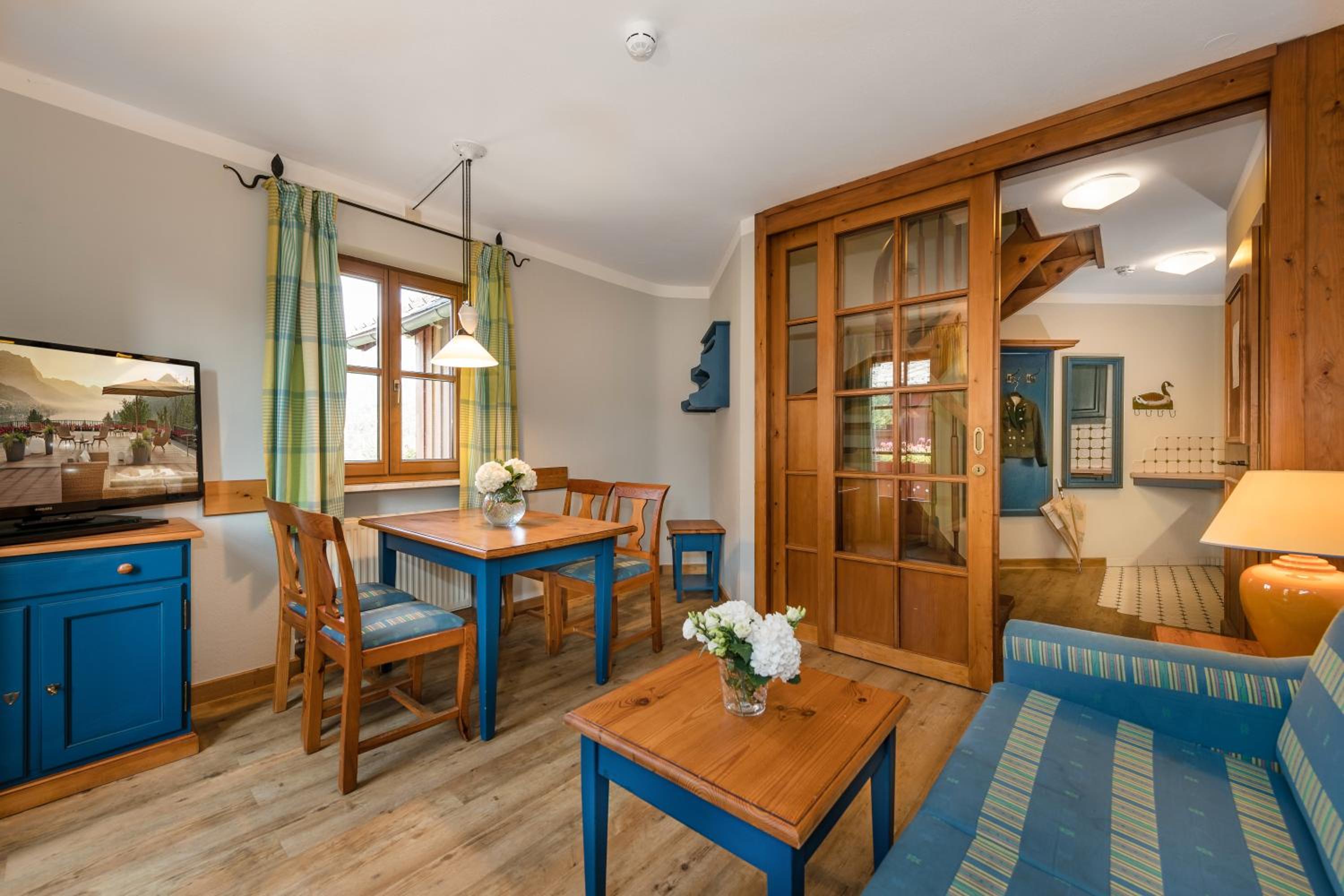 Apartment with Lake View - Photo 1