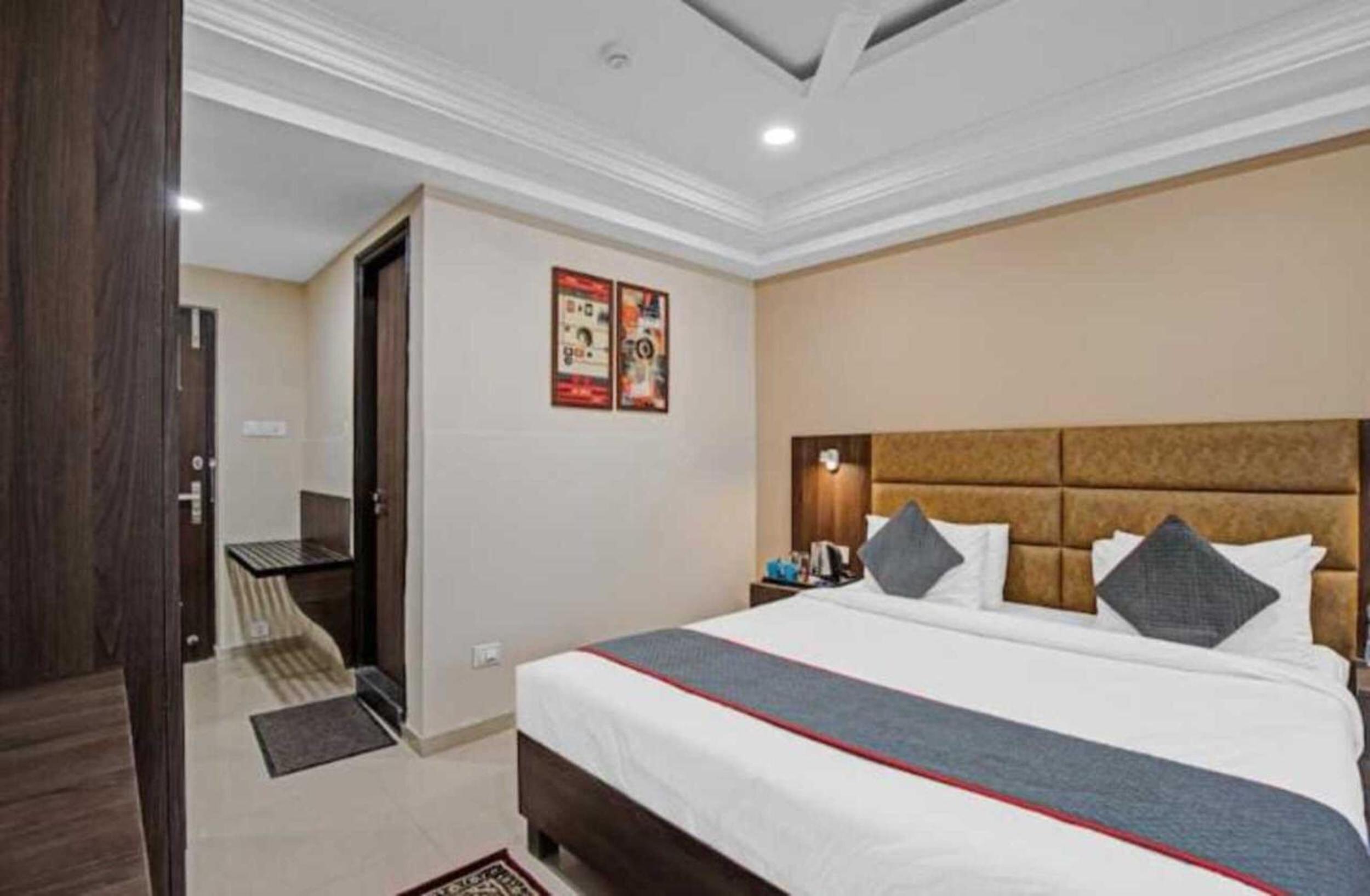 Deluxe Double Room photo 2