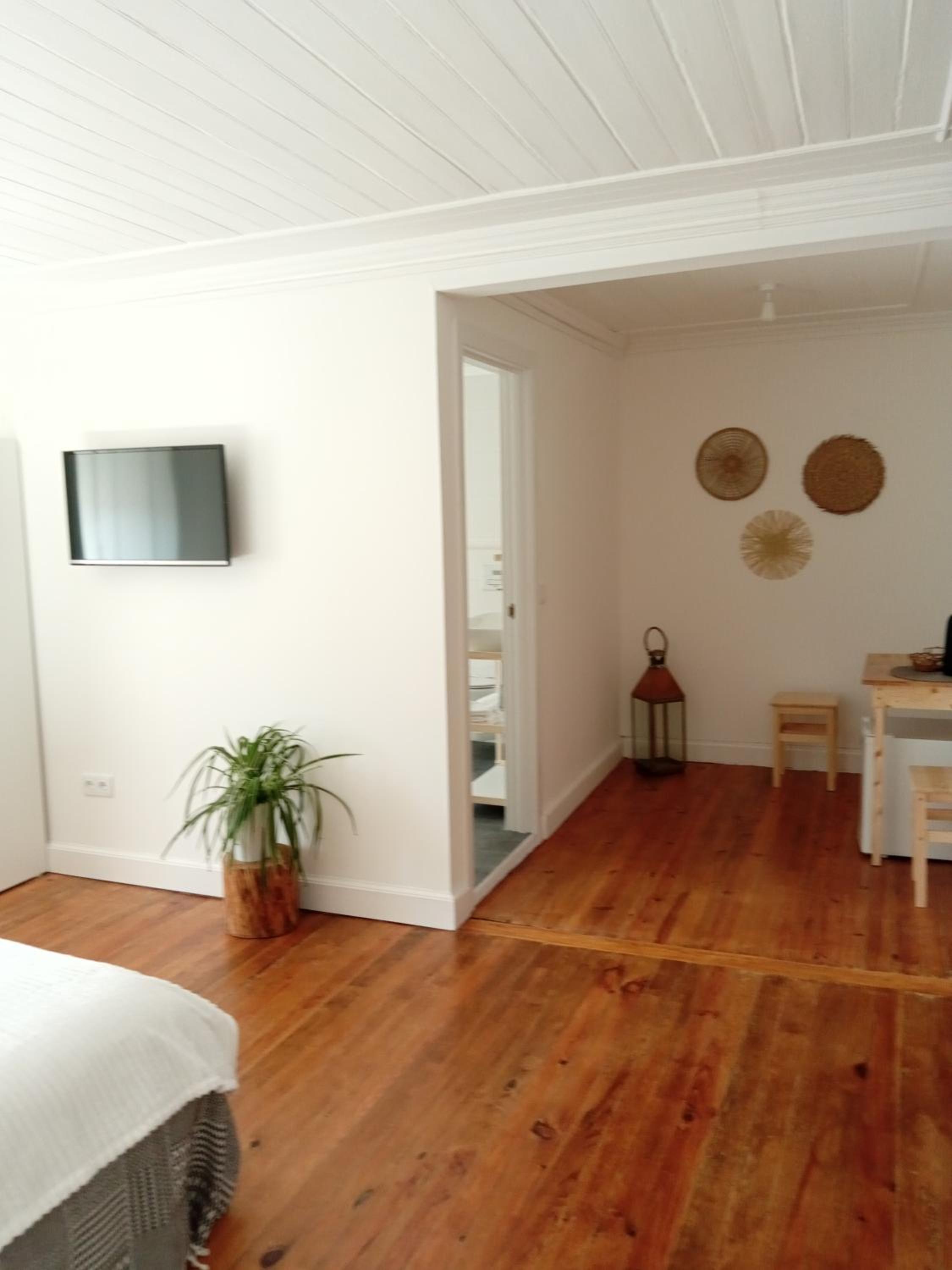 Twin Room with Private Bathroom photo 3