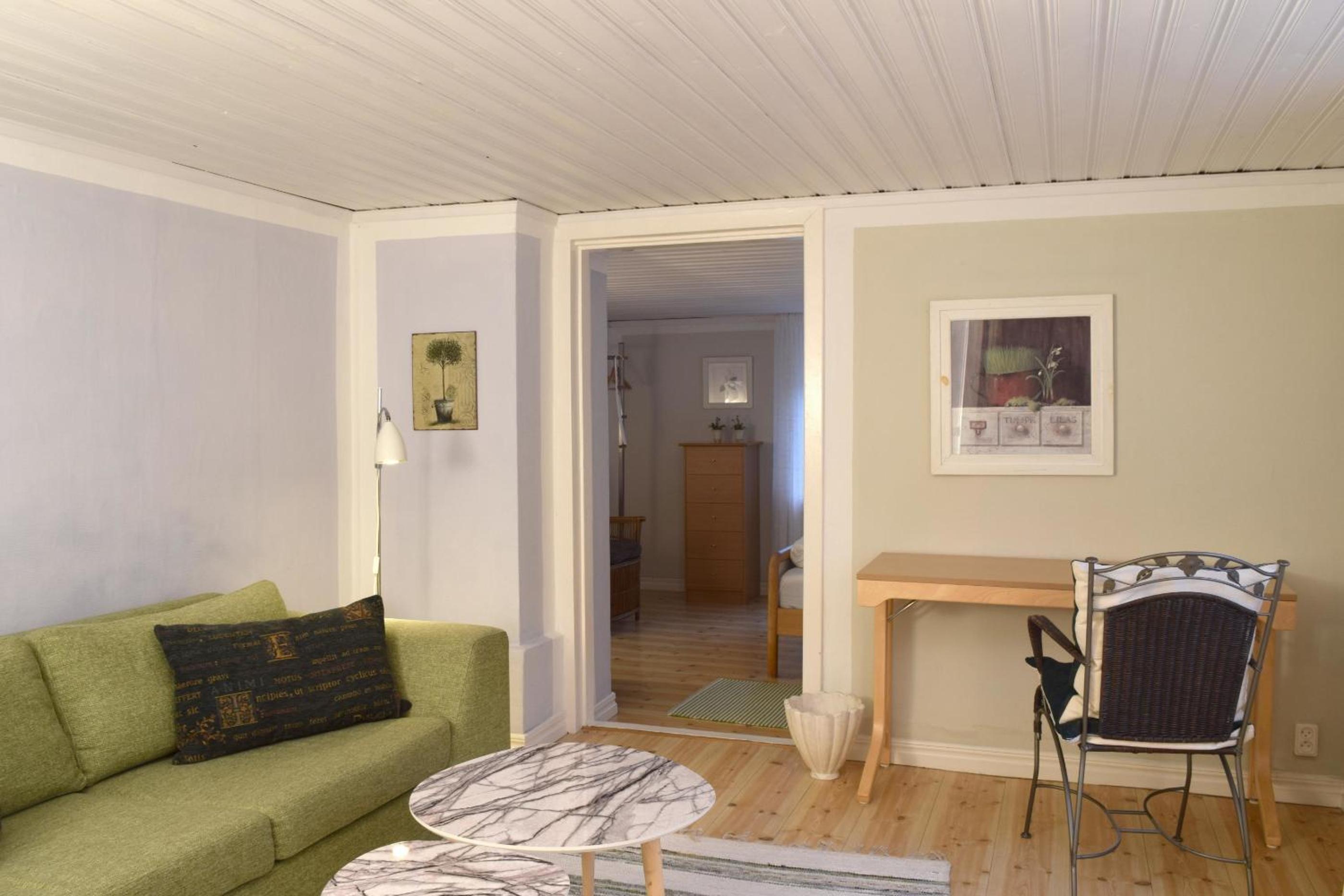 Deluxe King Room - Photo 16