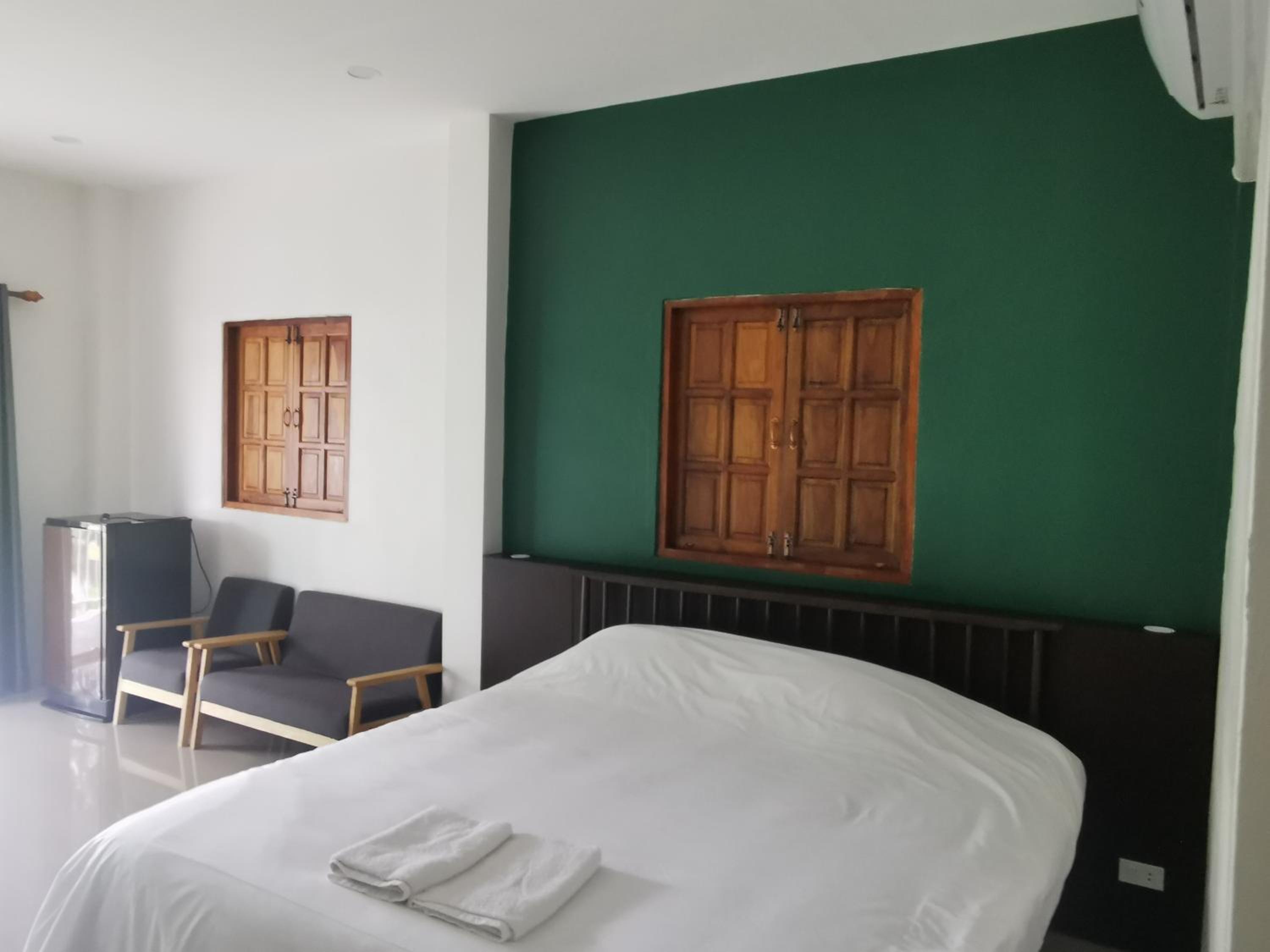Queen Room with Garden View