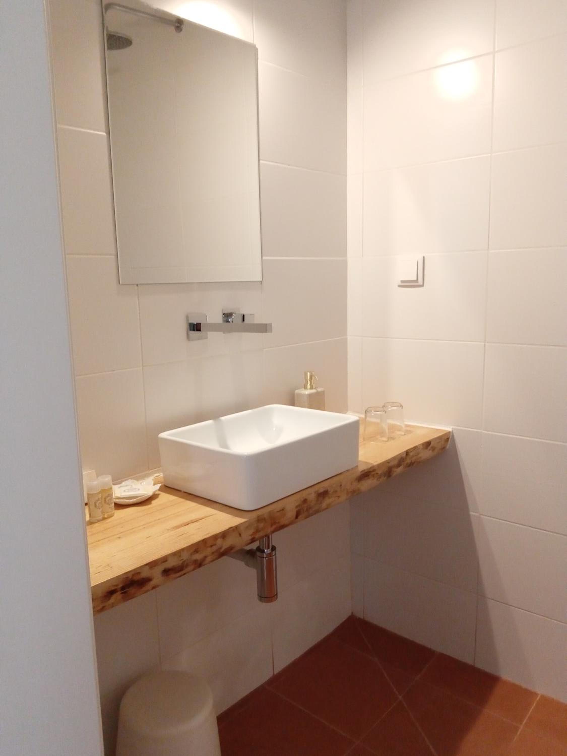 Double Room with Private Bathroom - Photo 3