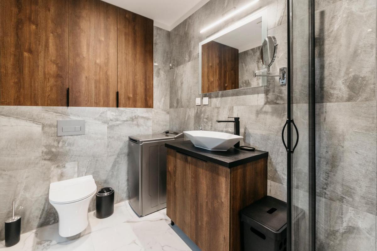 One-Bedroom Apartment - Photo 9