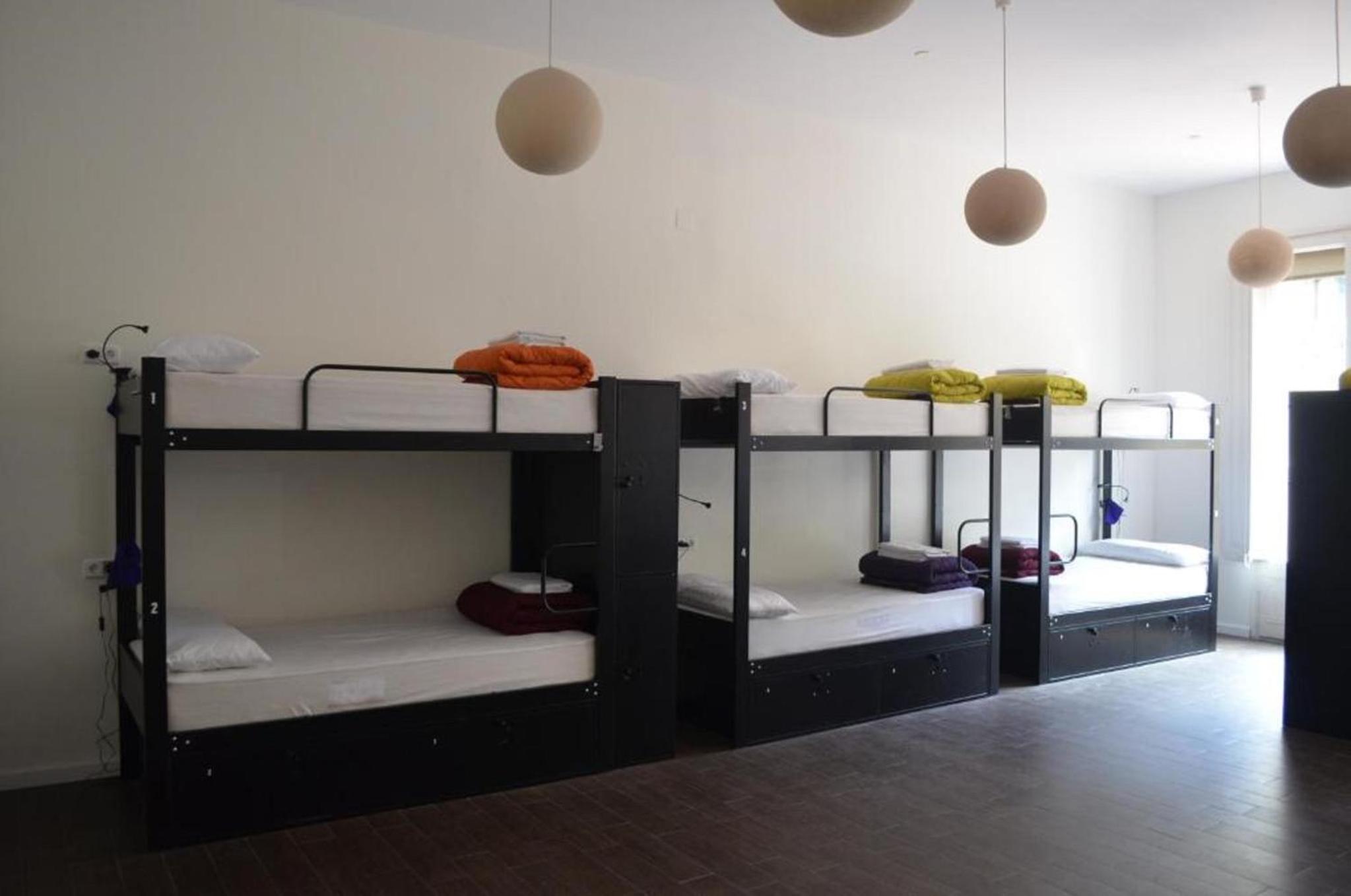 Single Bed in 12-Bed Dormitory Room photo 2