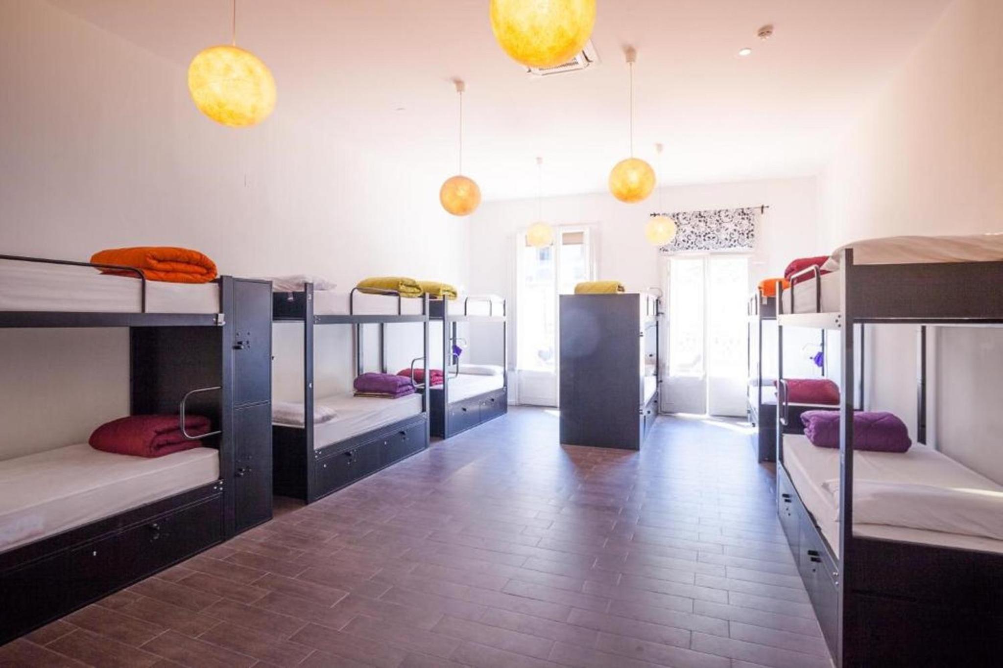 Single Bed in 12-Bed Dormitory Room photo 3