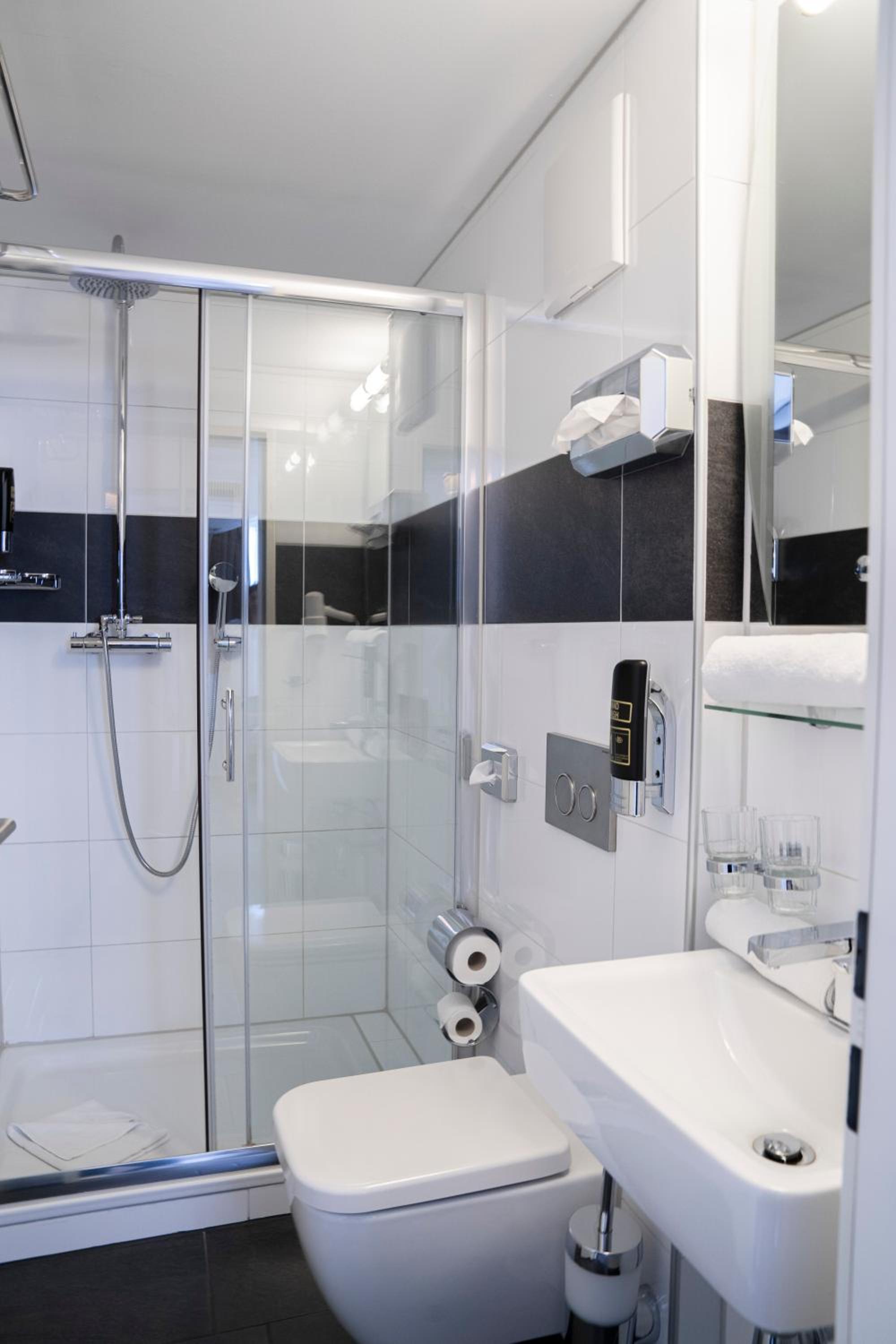 Double Room - Photo 7