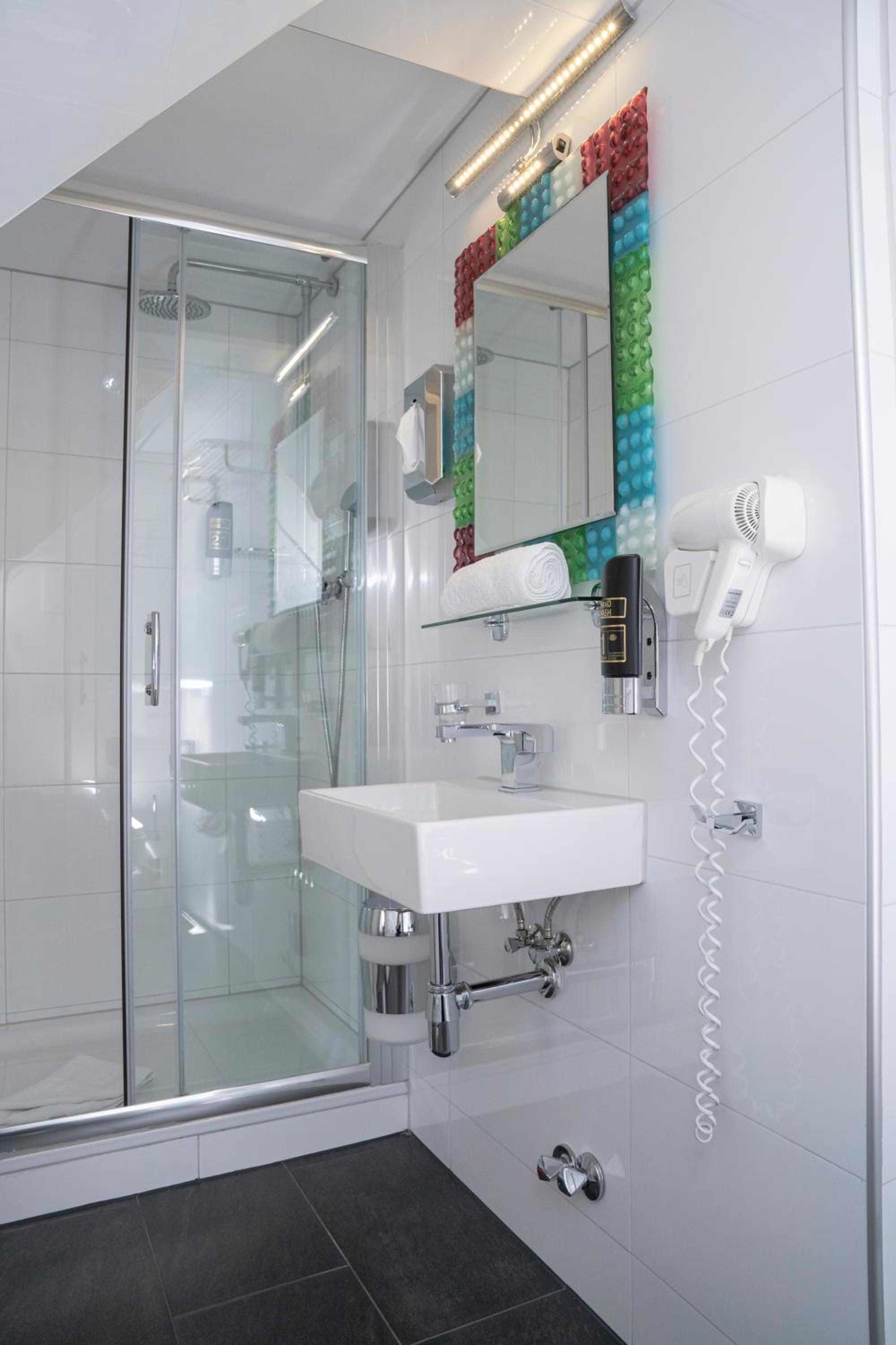 Double Room - Photo 5