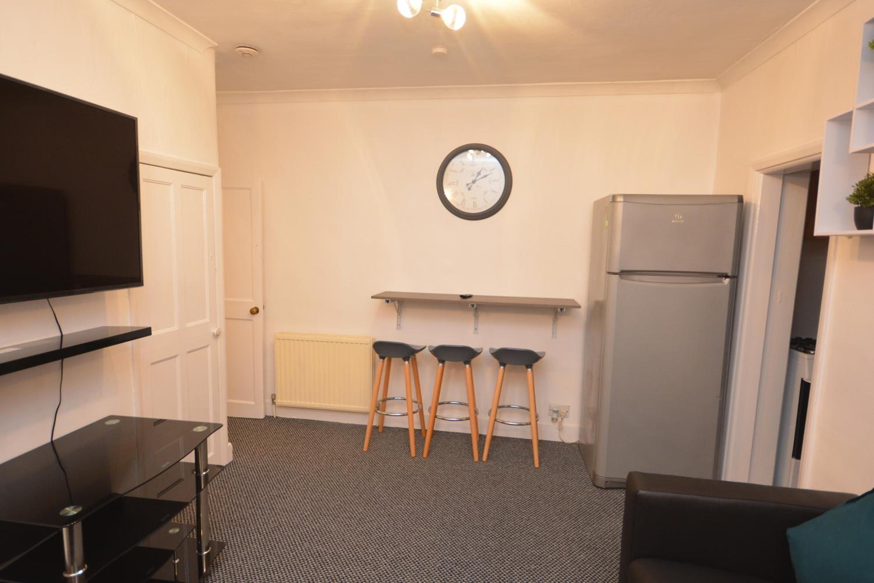 Three-Bedroom House photo 2