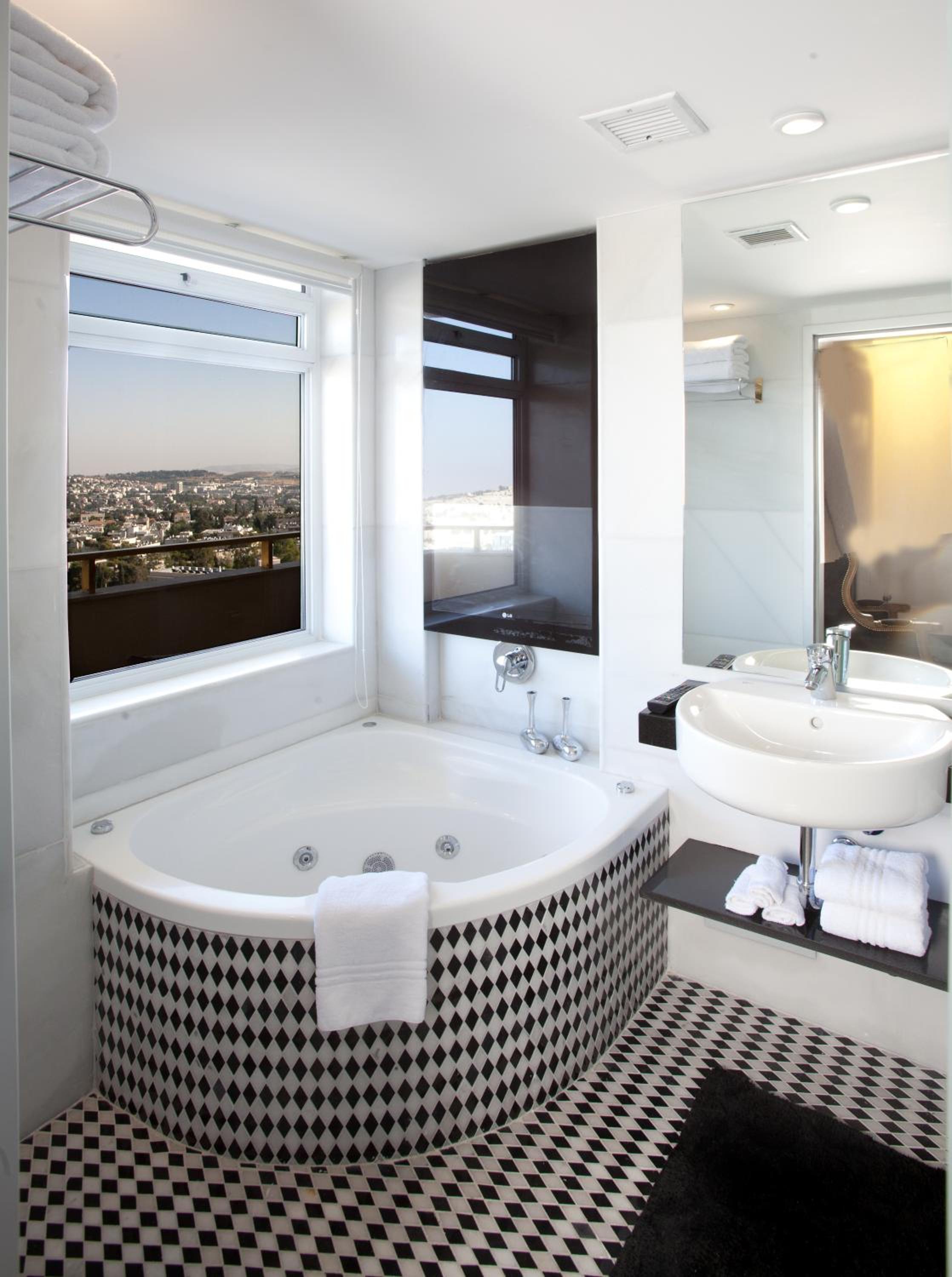 King Solomon Executive Suite - Photo 3